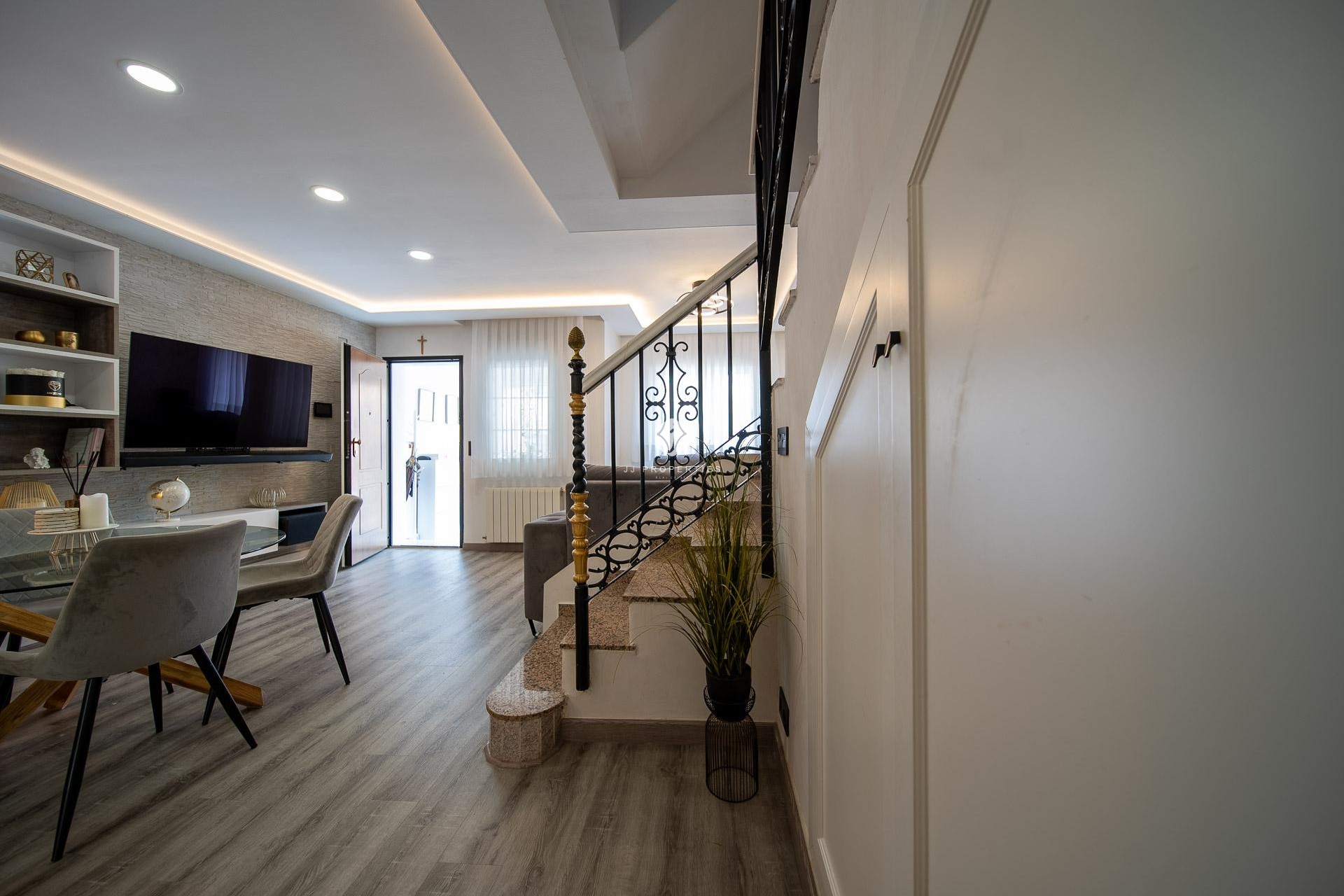 Aus zweiter Hand - Chalet -
Orihuela Costa - PAU 26