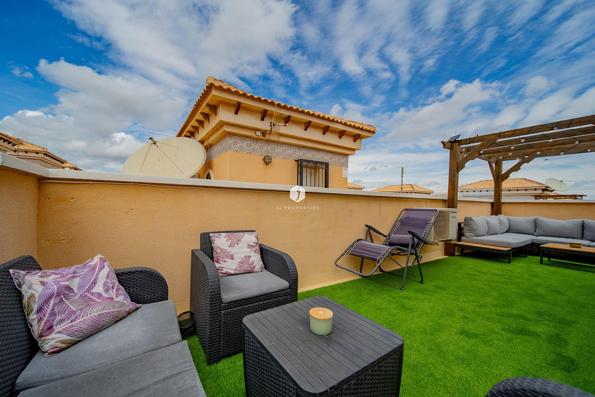 Aus zweiter Hand - Chalet -
Orihuela Costa - PAU 26