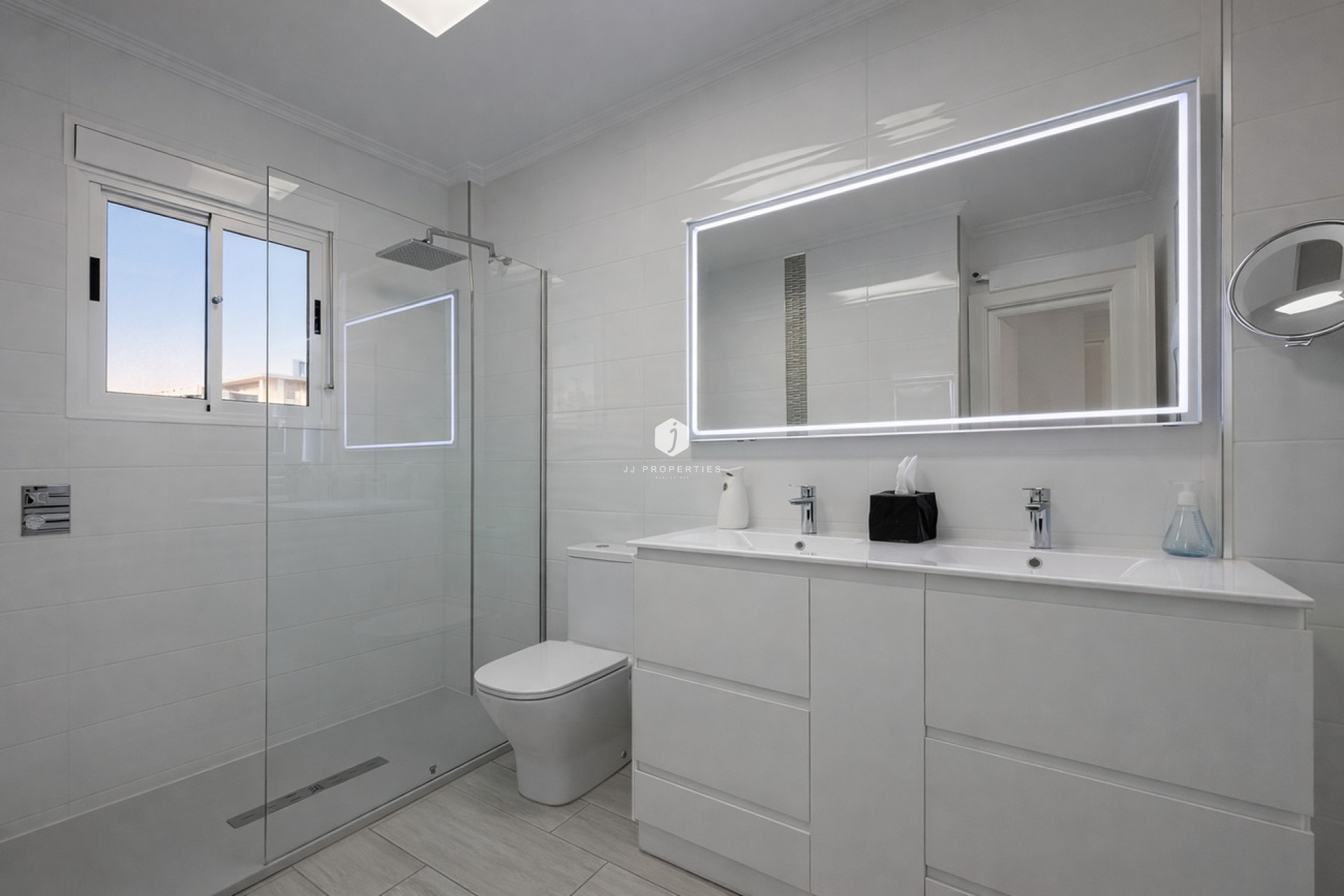 Aus zweiter Hand - Chalet -
Orihuela Costa - Villa's San Jose IV