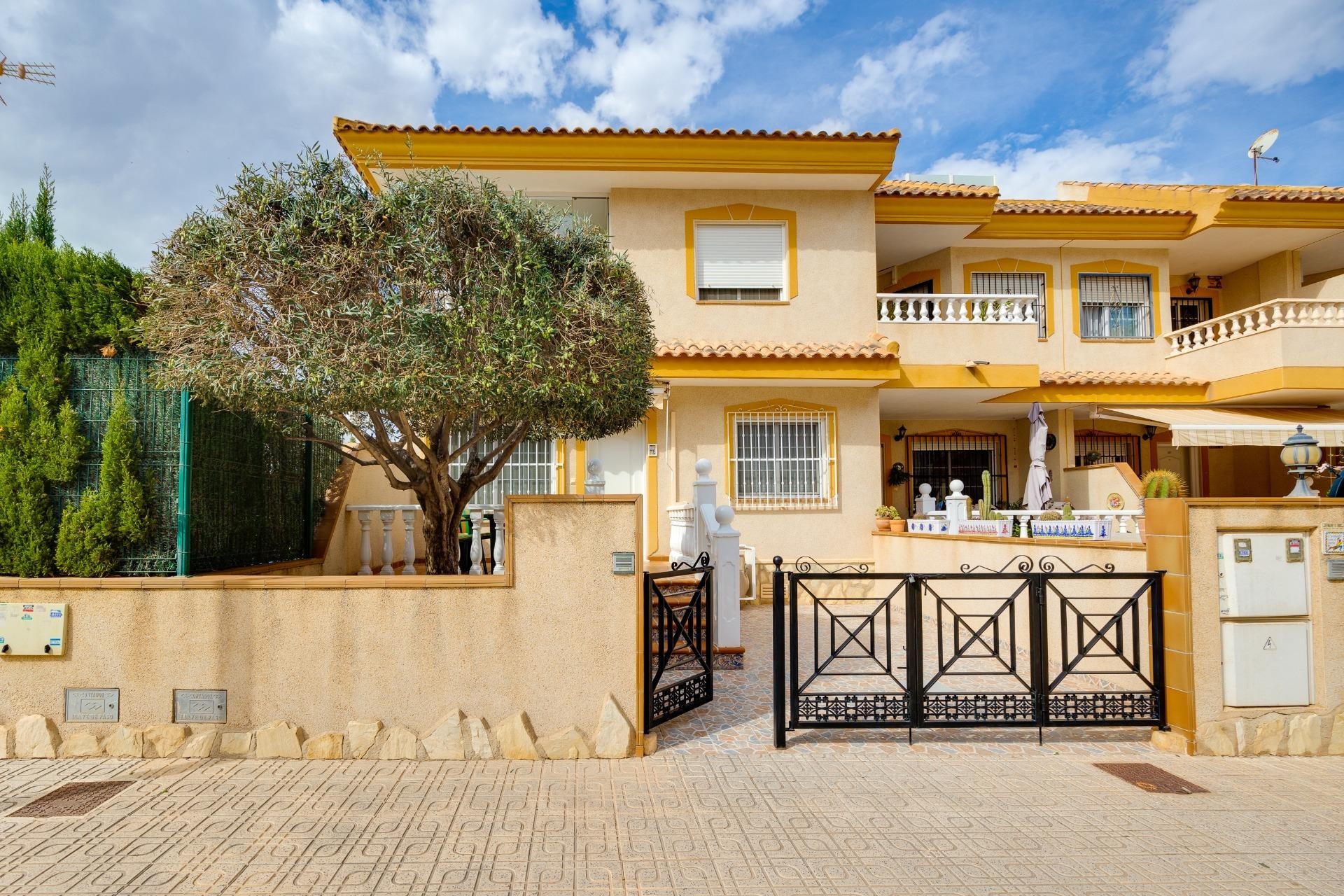 Aus zweiter Hand - Chalet -
Orihuela Costa - Villamartín