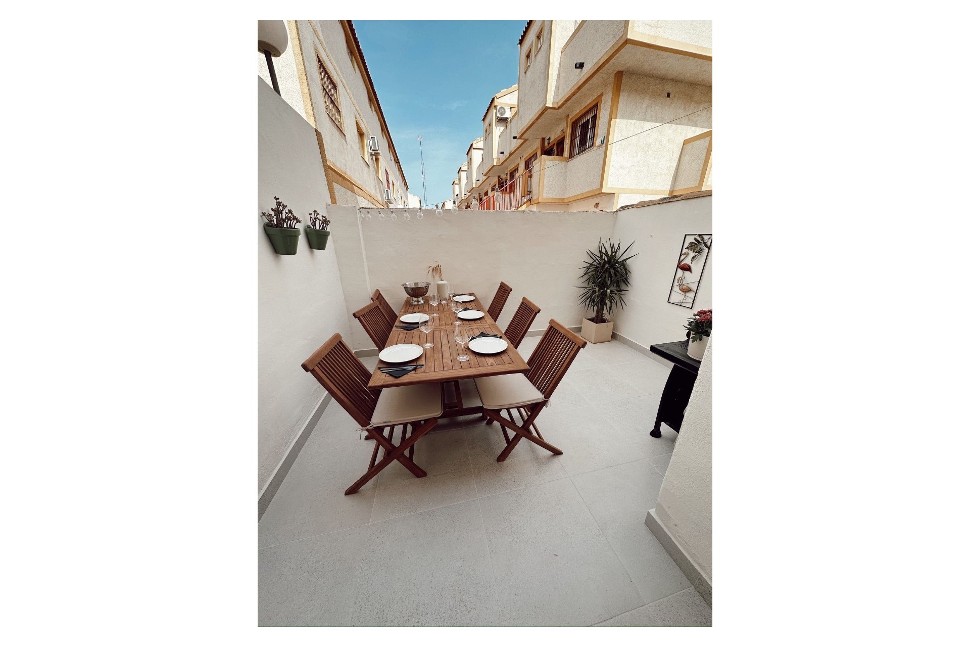 Aus zweiter Hand - Chalet -
Playa Flamenca - Costa Blanca