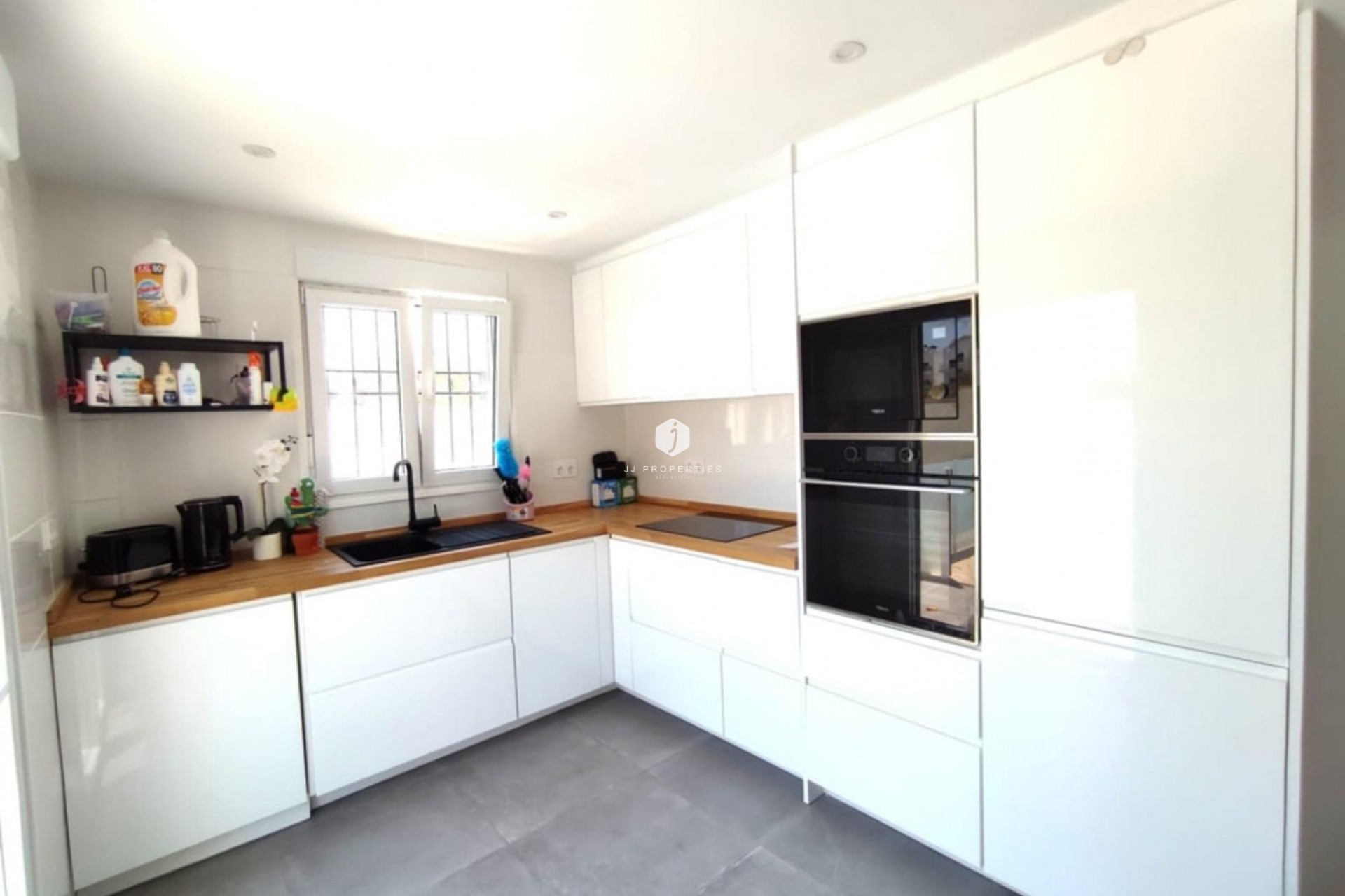 Aus zweiter Hand - Chalet -
Playa Flamenca - Costa Blanca