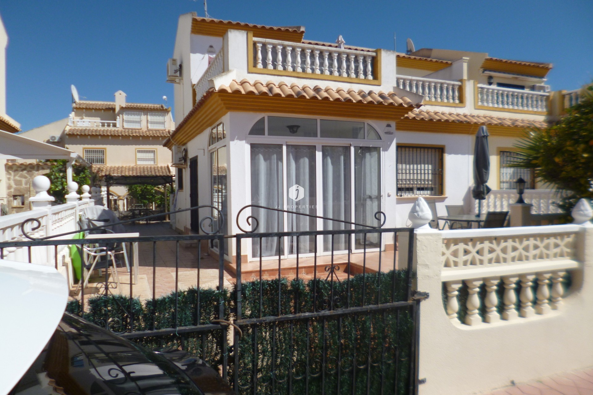 Aus zweiter Hand - Chalet -
Playa Flamenca - Costa Blanca