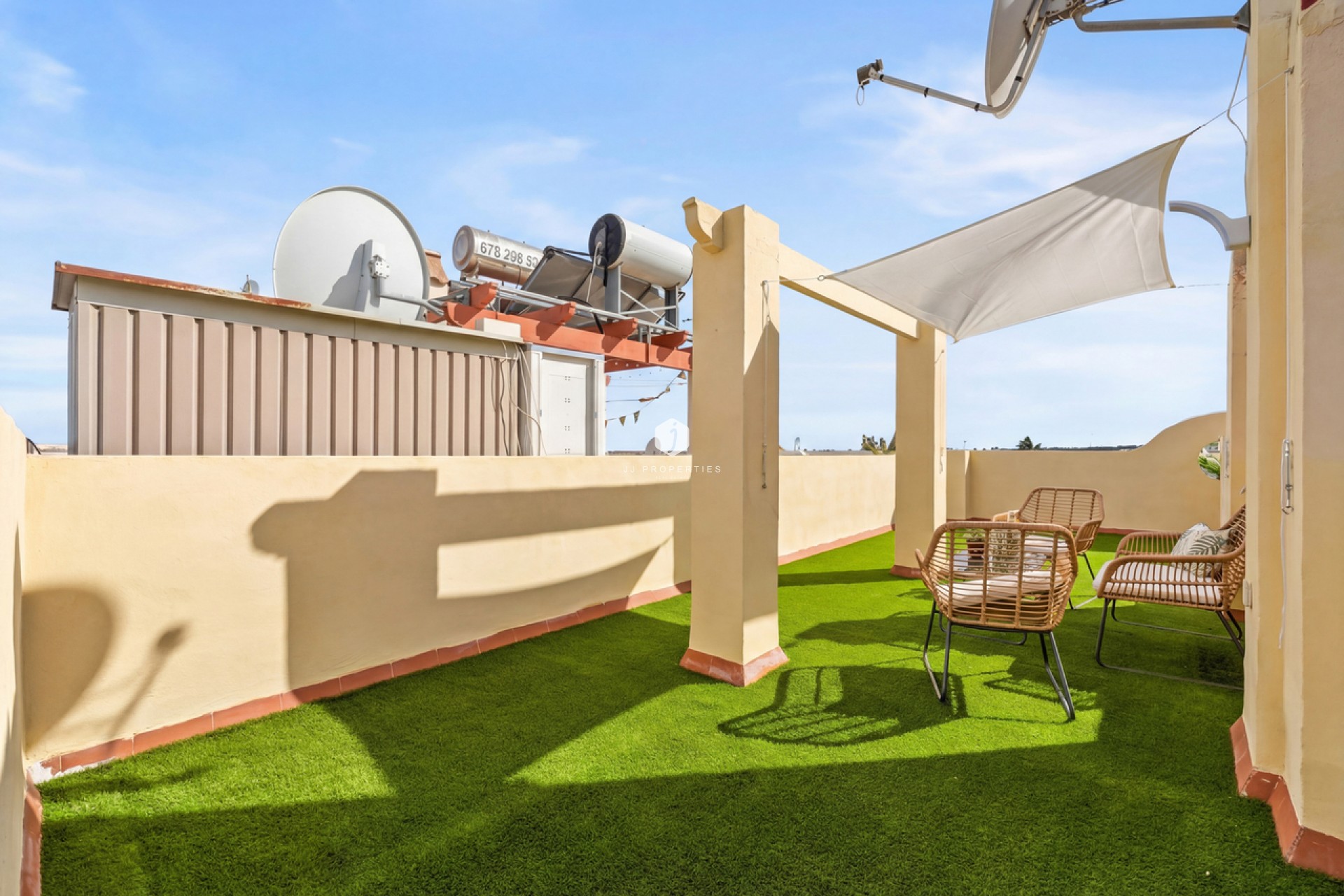 Aus zweiter Hand - Chalet -
Playa Flamenca - Costa Blanca