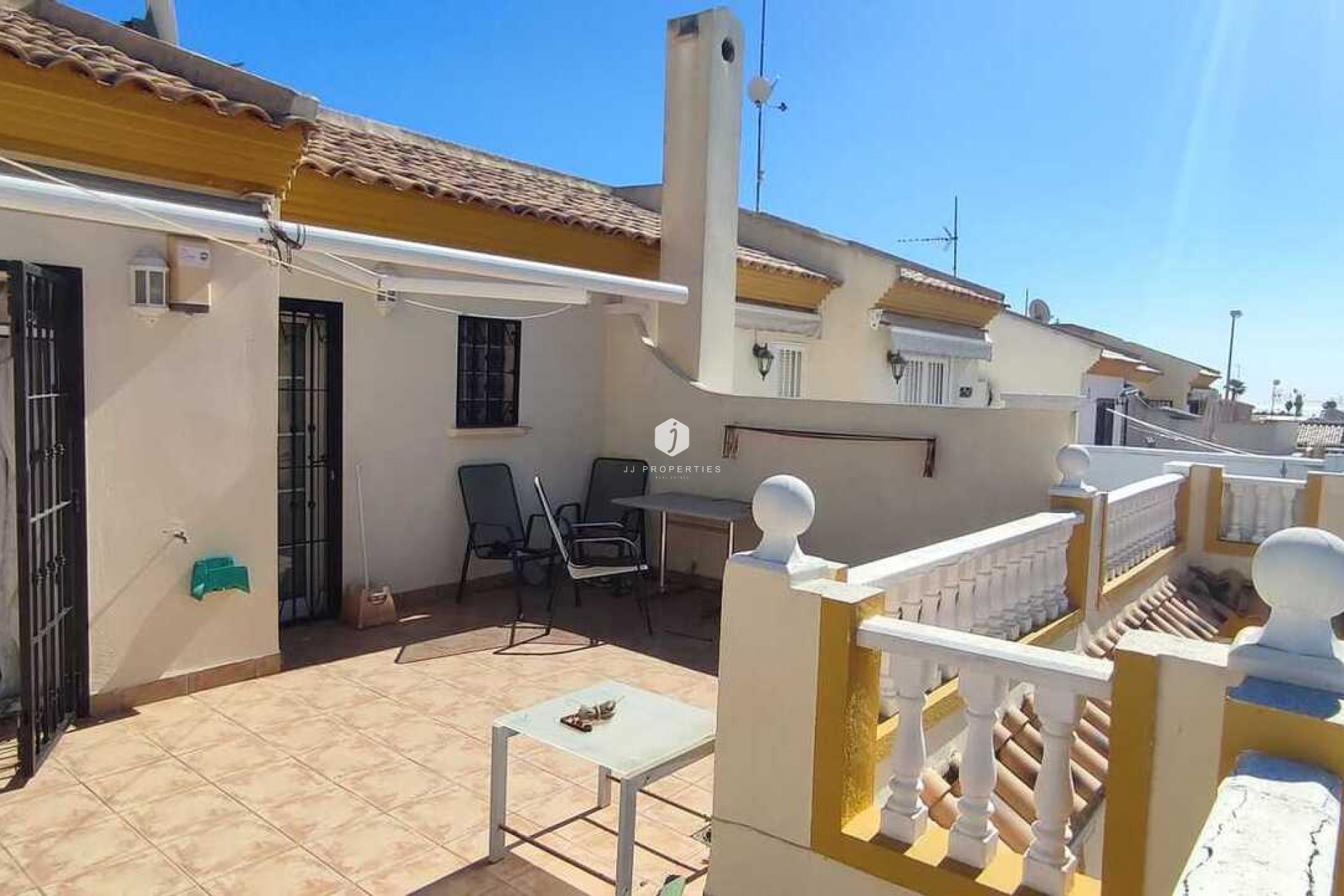Aus zweiter Hand - Chalet -
Playa Flamenca - Costa Blanca