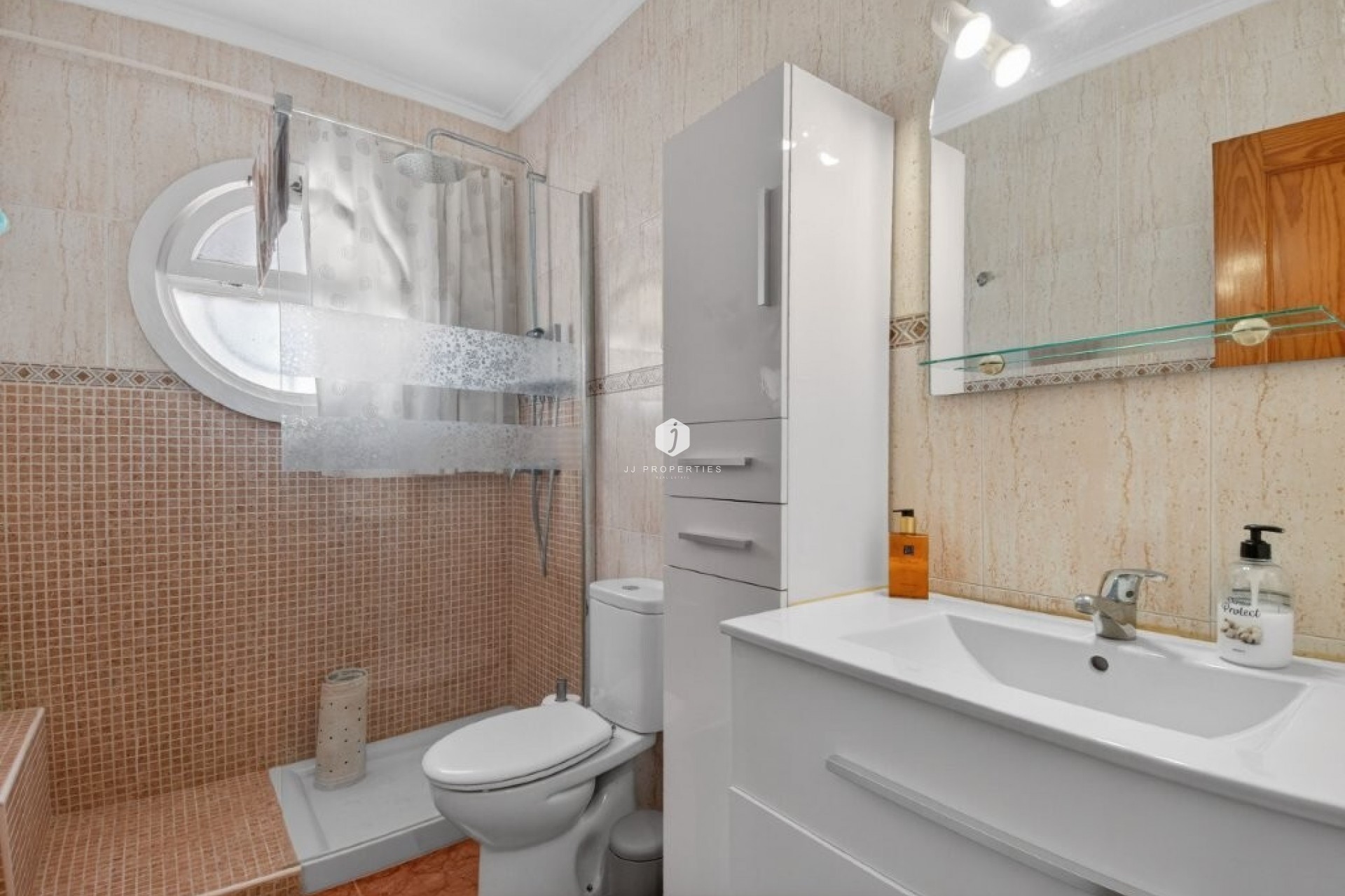 Aus zweiter Hand - Chalet -
Playa Flamenca - Serena III