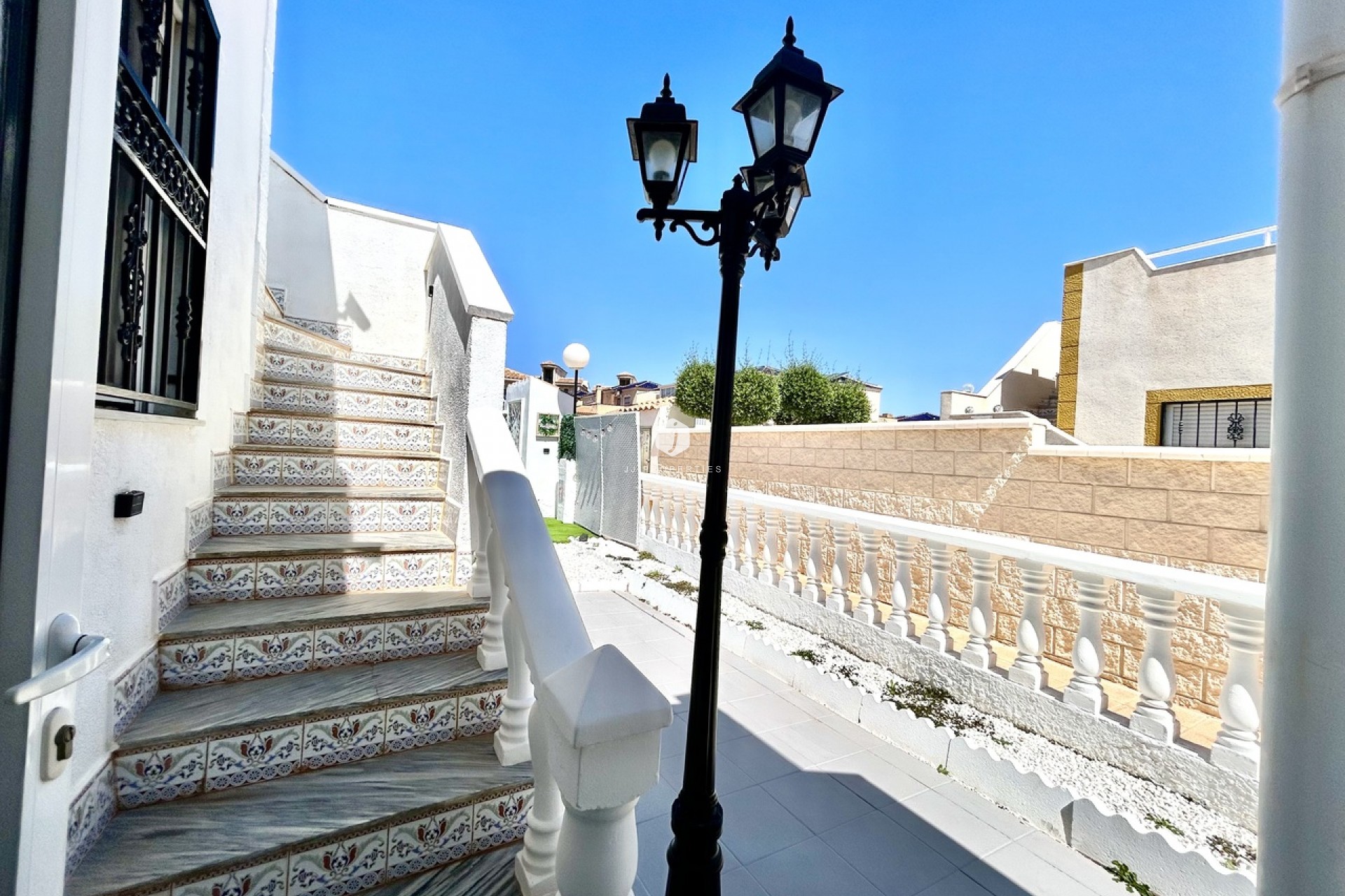 Aus zweiter Hand - Chalet -
Punta Prima - Costa Blanca