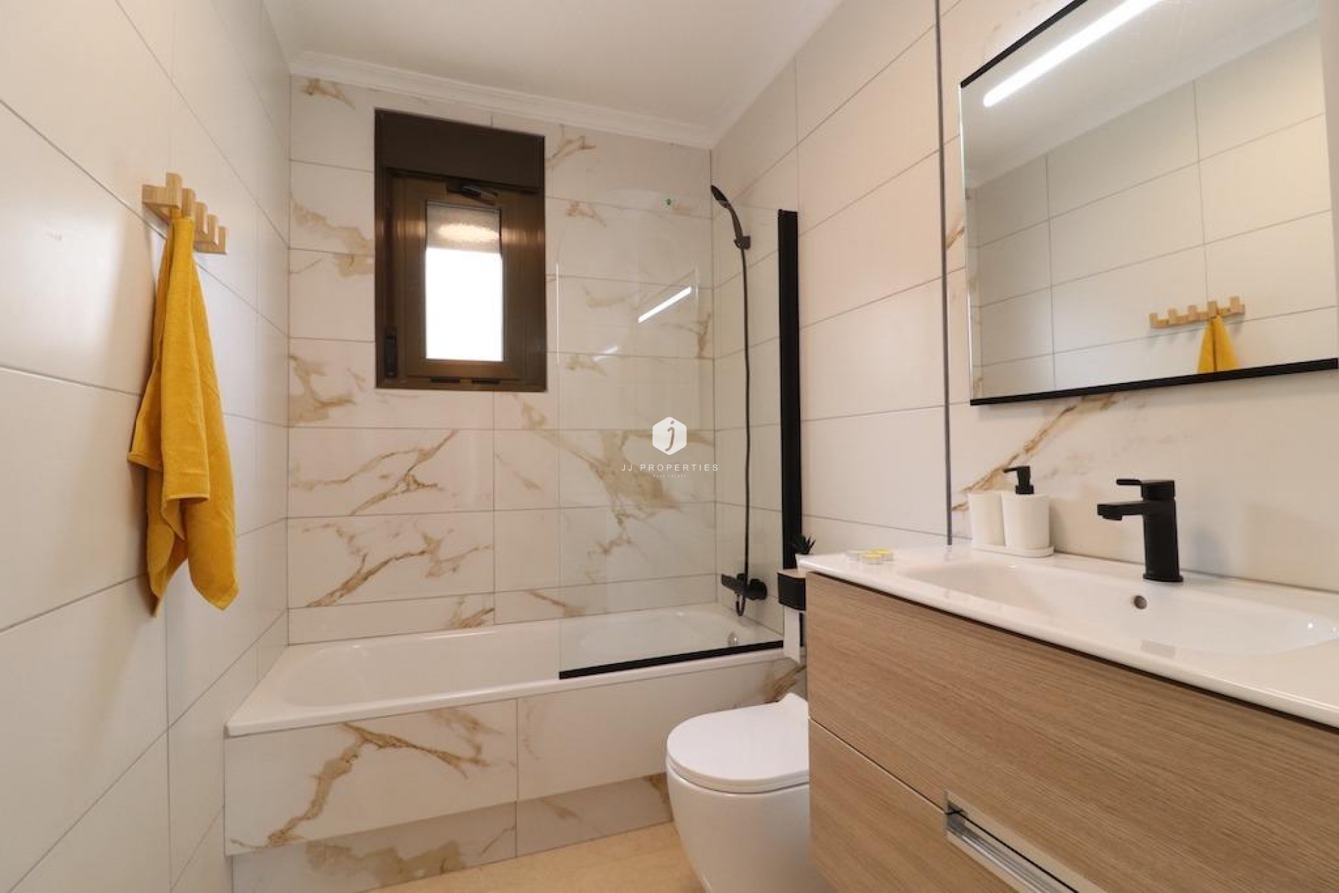 Aus zweiter Hand - Chalet -
San Miguel de Salinas - Inland