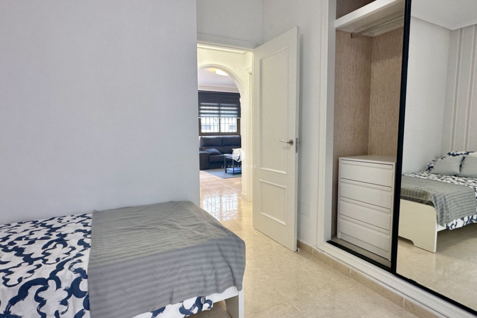 Aus zweiter Hand - Chalet -
San Miguel de Salinas - Inland