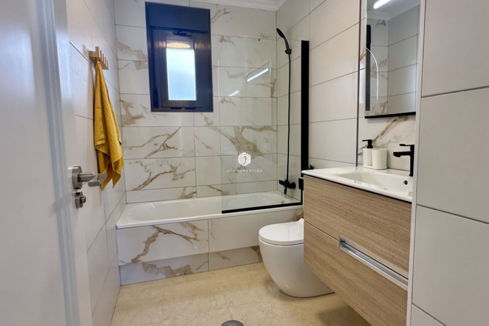 Aus zweiter Hand - Chalet -
San Miguel de Salinas - Inland