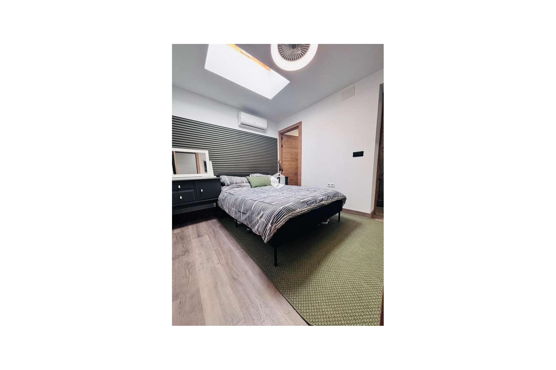 Aus zweiter Hand - Chalet -
San Miguel de Salinas - Inland