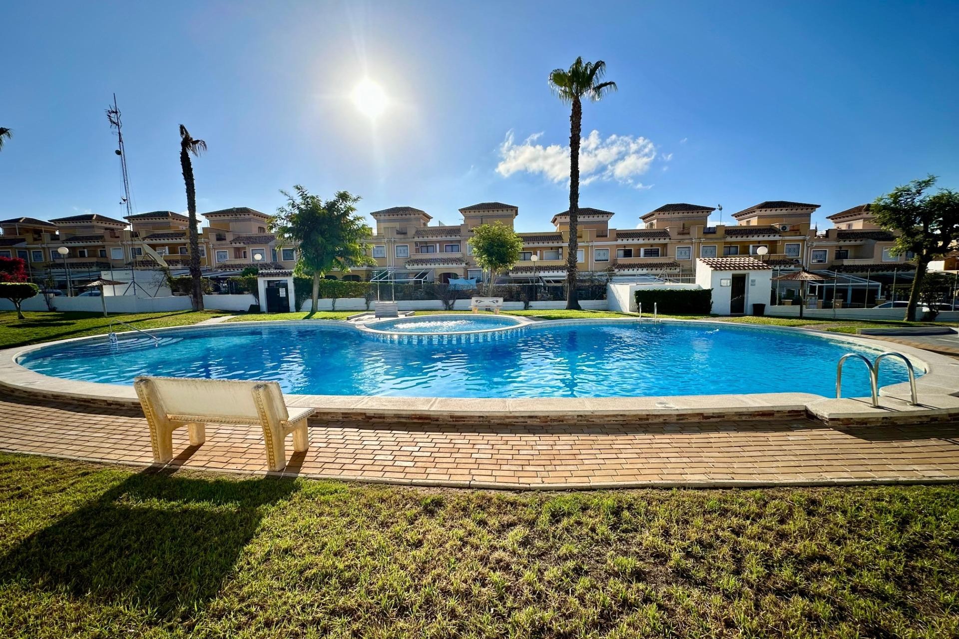 Aus zweiter Hand - Chalet -
Torrevieja - Aguas Nuevas 1