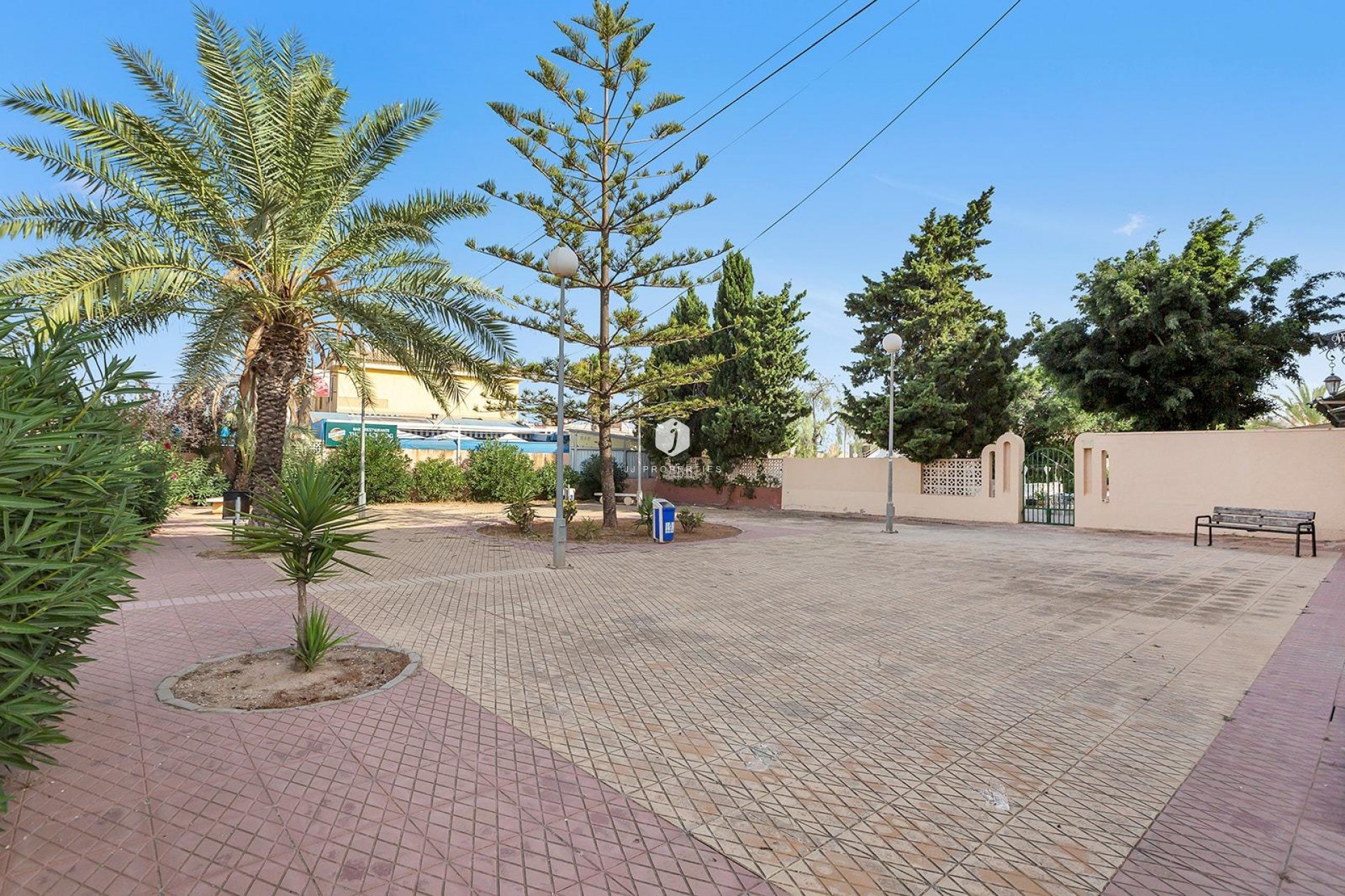 Aus zweiter Hand - Chalet -
Torrevieja - Aguas Nuevas 1