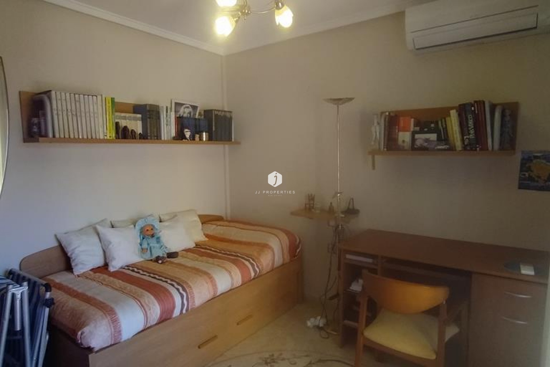 Aus zweiter Hand - Chalet -
Torrevieja - AGUAS NUEVAS 25