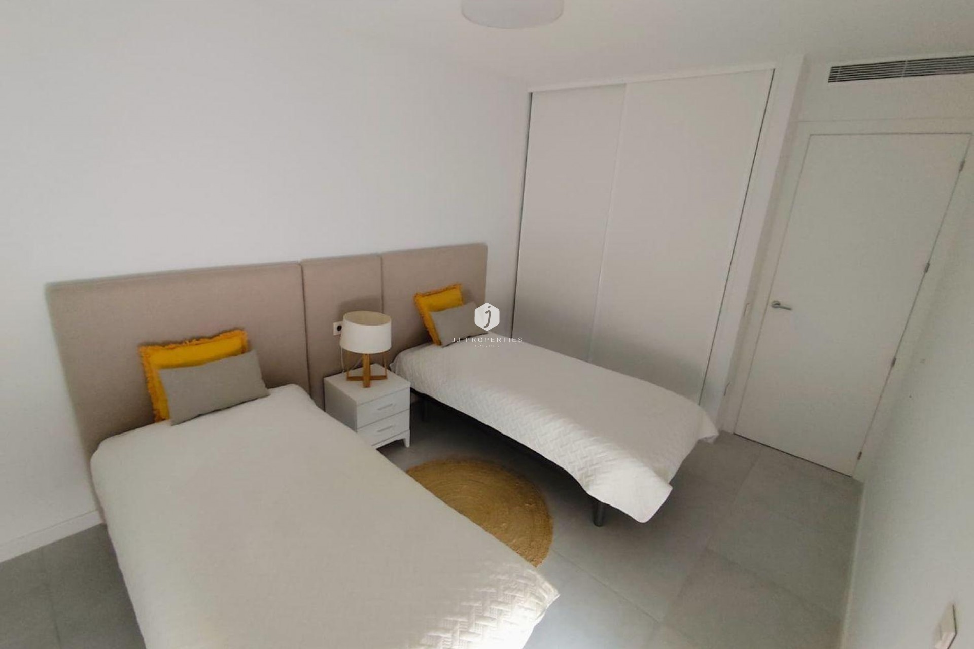 Aus zweiter Hand - Chalet -
Torrevieja - aguas nuevas