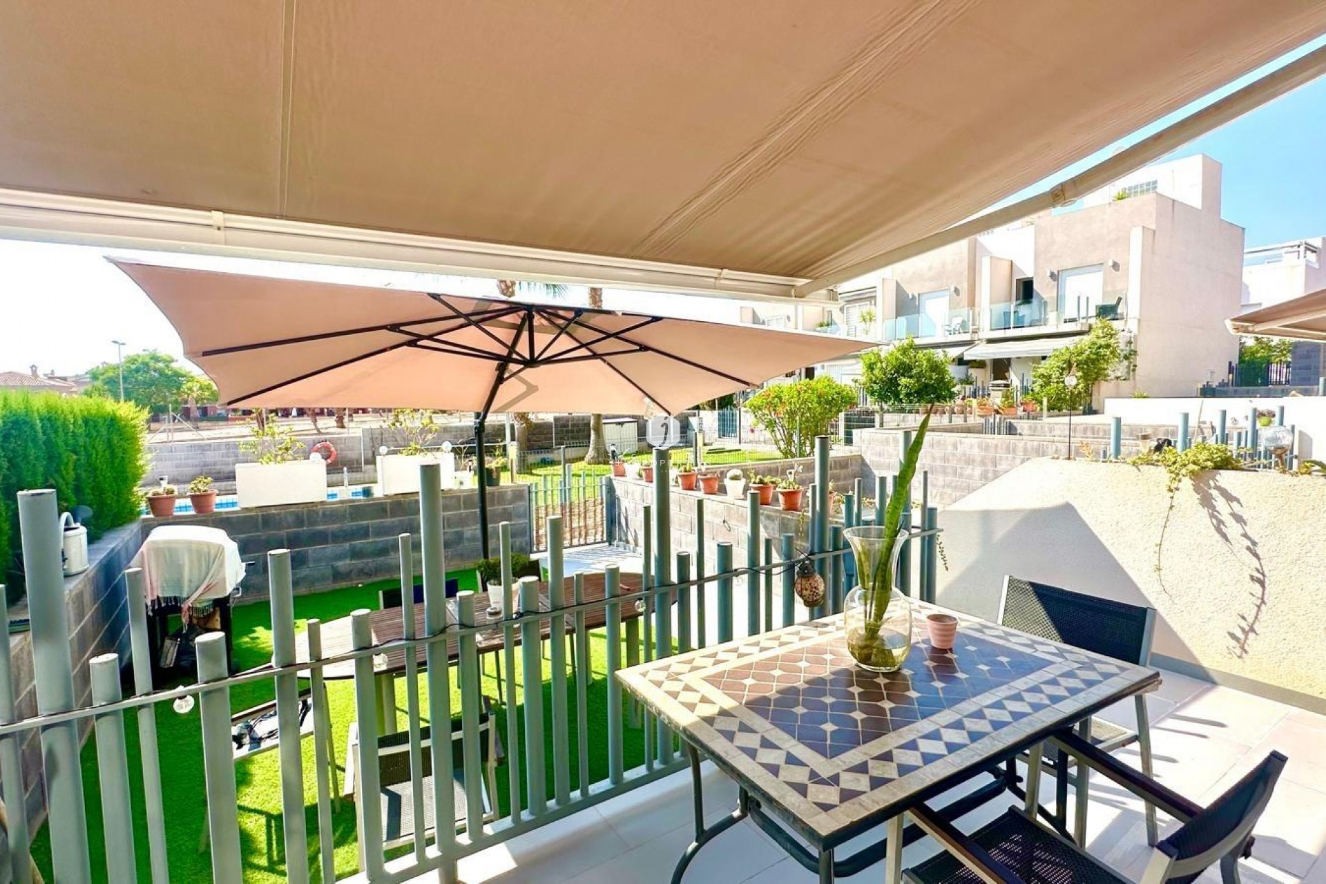 Aus zweiter Hand - Chalet -
Torrevieja - aguas nuevas