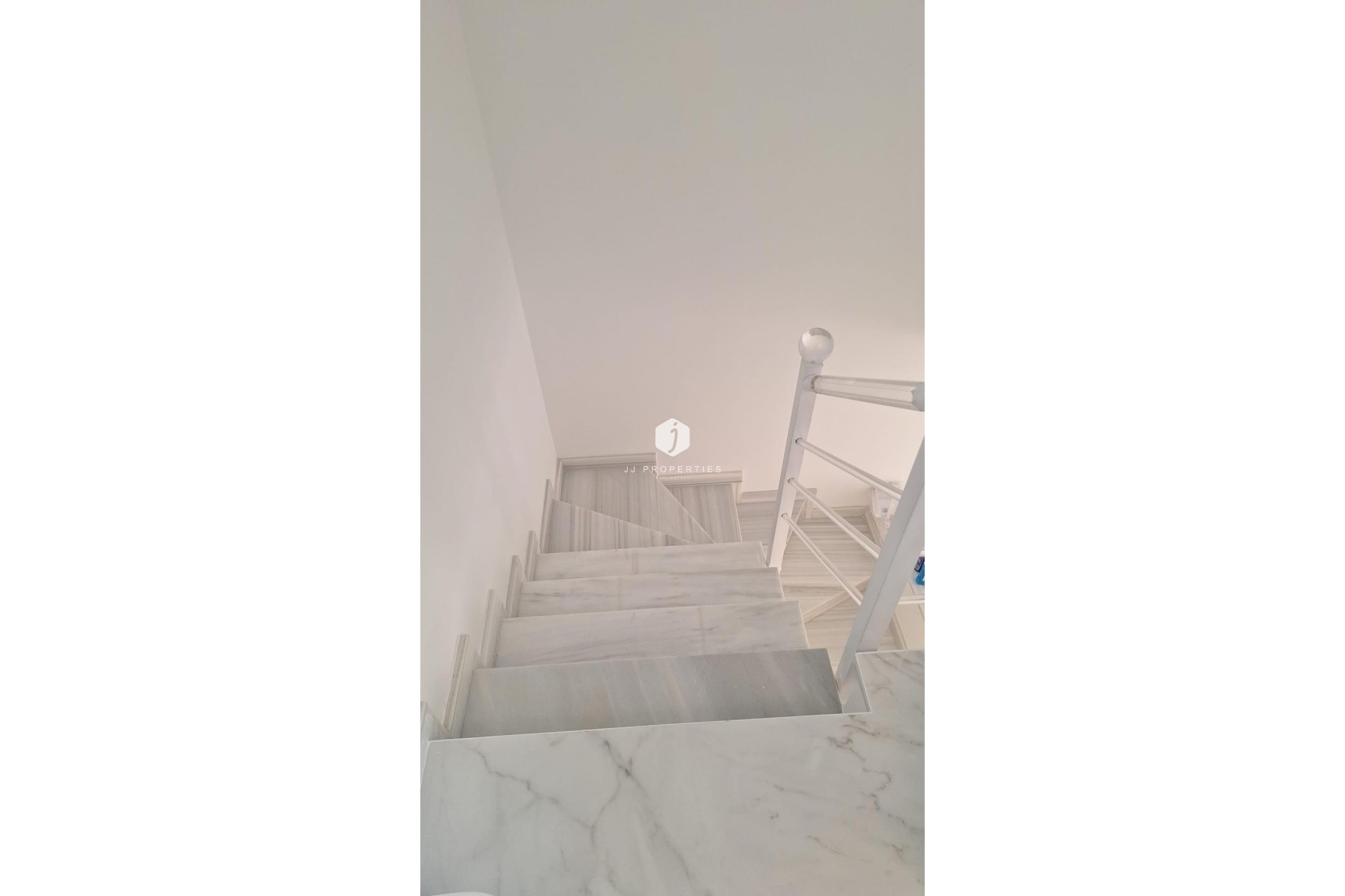 Aus zweiter Hand - Chalet -
Torrevieja - aguas nuevas