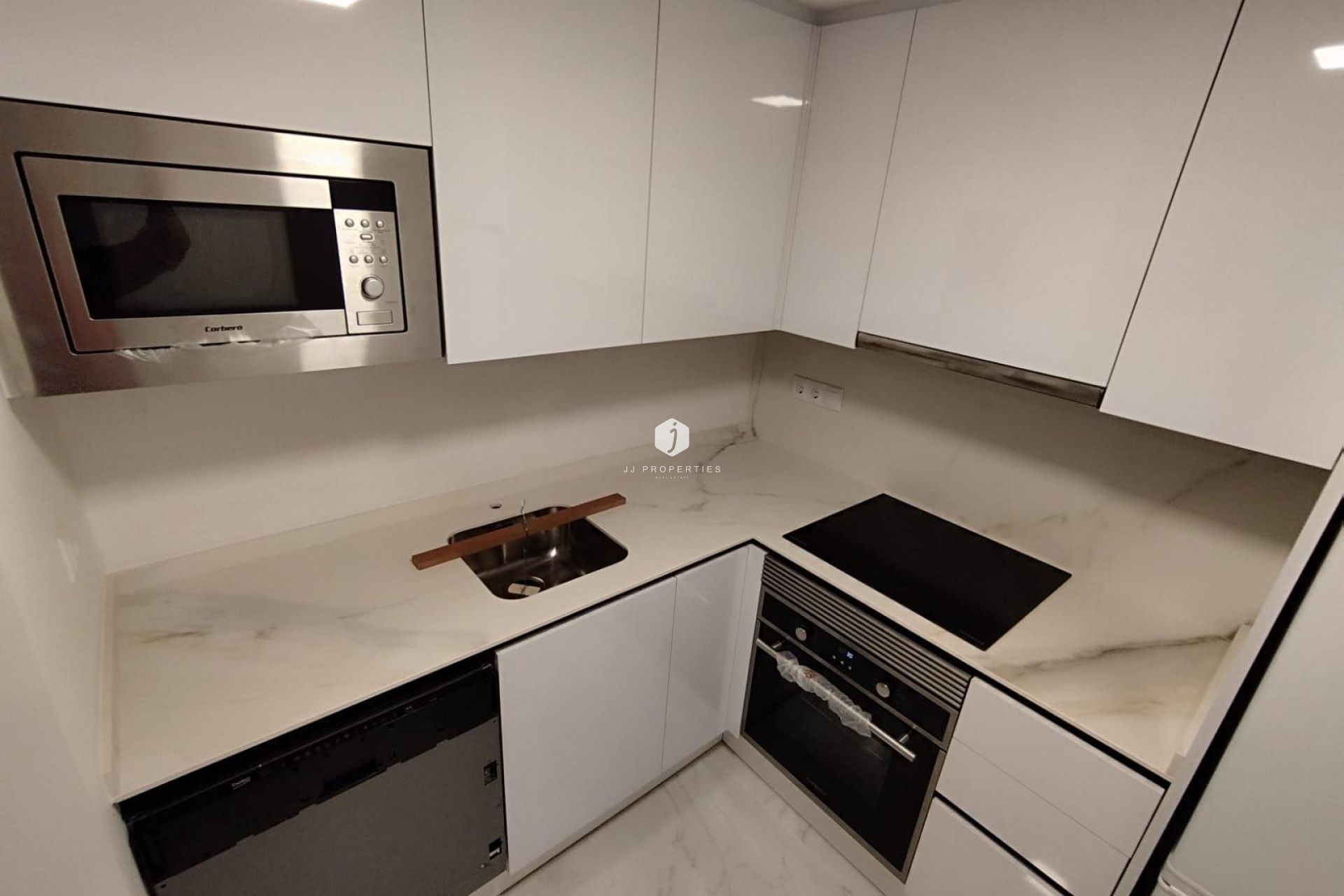 Aus zweiter Hand - Chalet -
Torrevieja - aguas nuevas