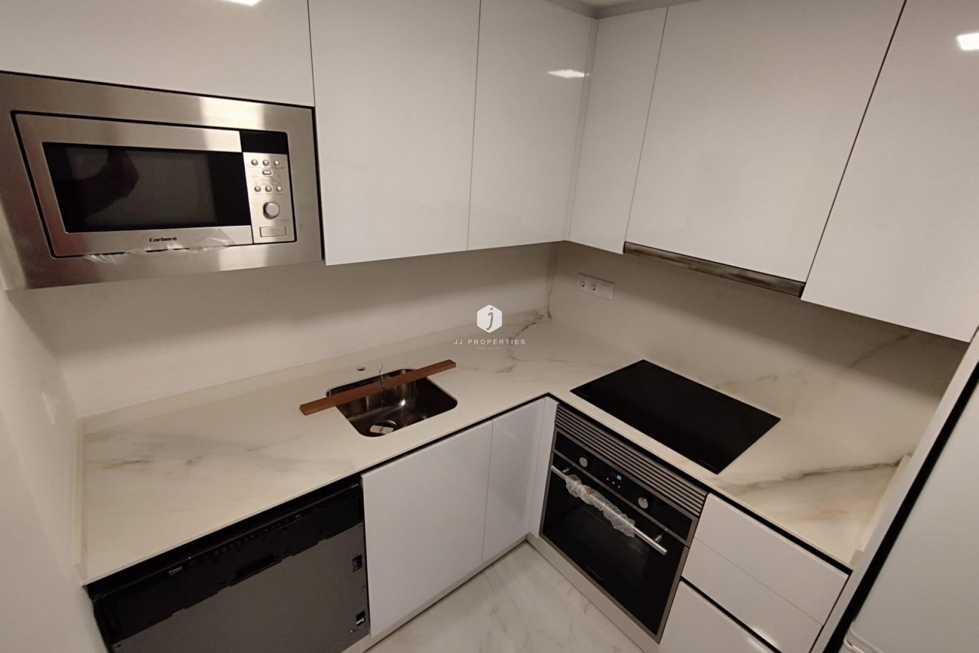 Aus zweiter Hand - Chalet -
Torrevieja - aguas nuevas