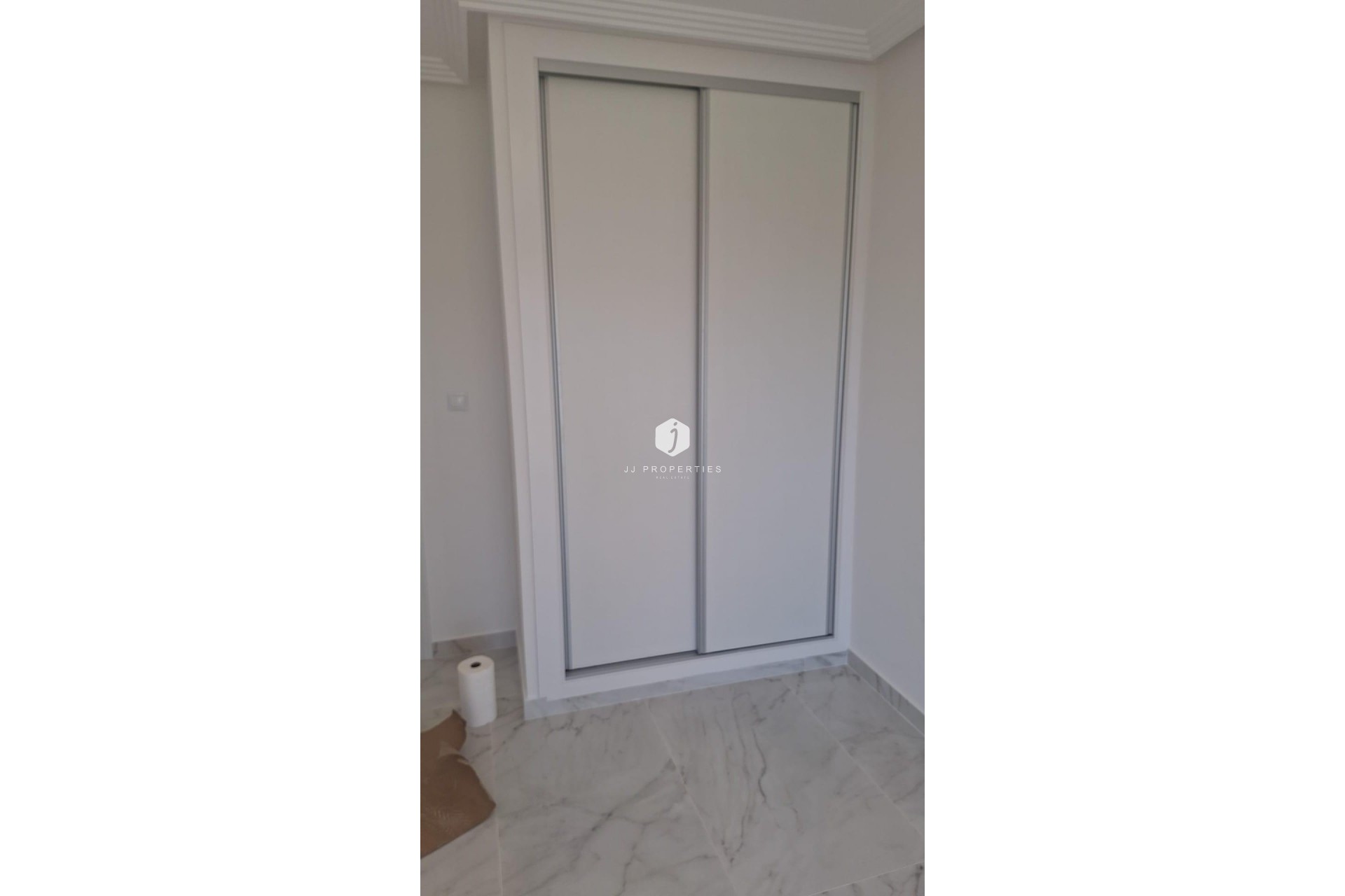 Aus zweiter Hand - Chalet -
Torrevieja - aguas nuevas