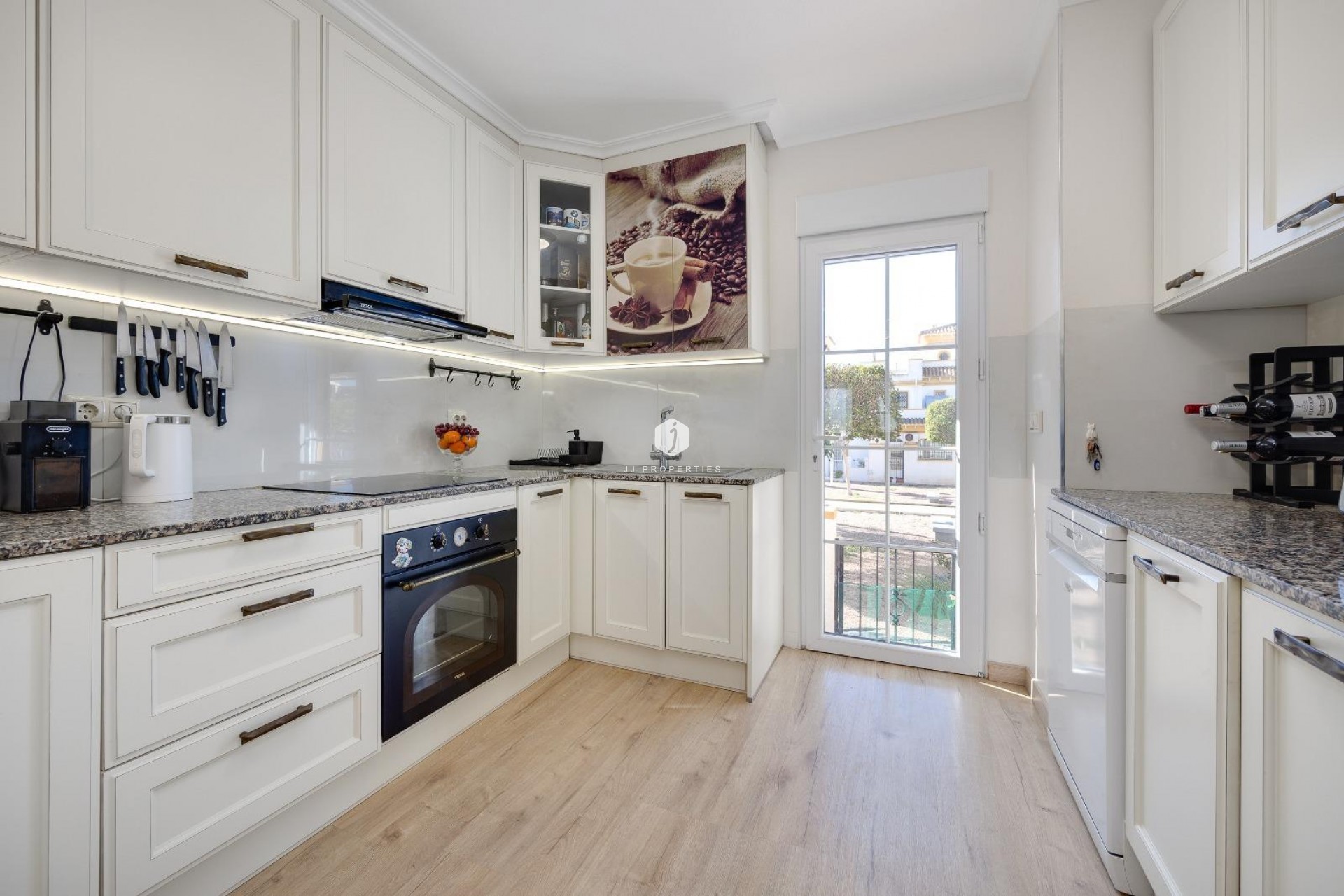 Aus zweiter Hand - Chalet -
Torrevieja - aguas nuevas