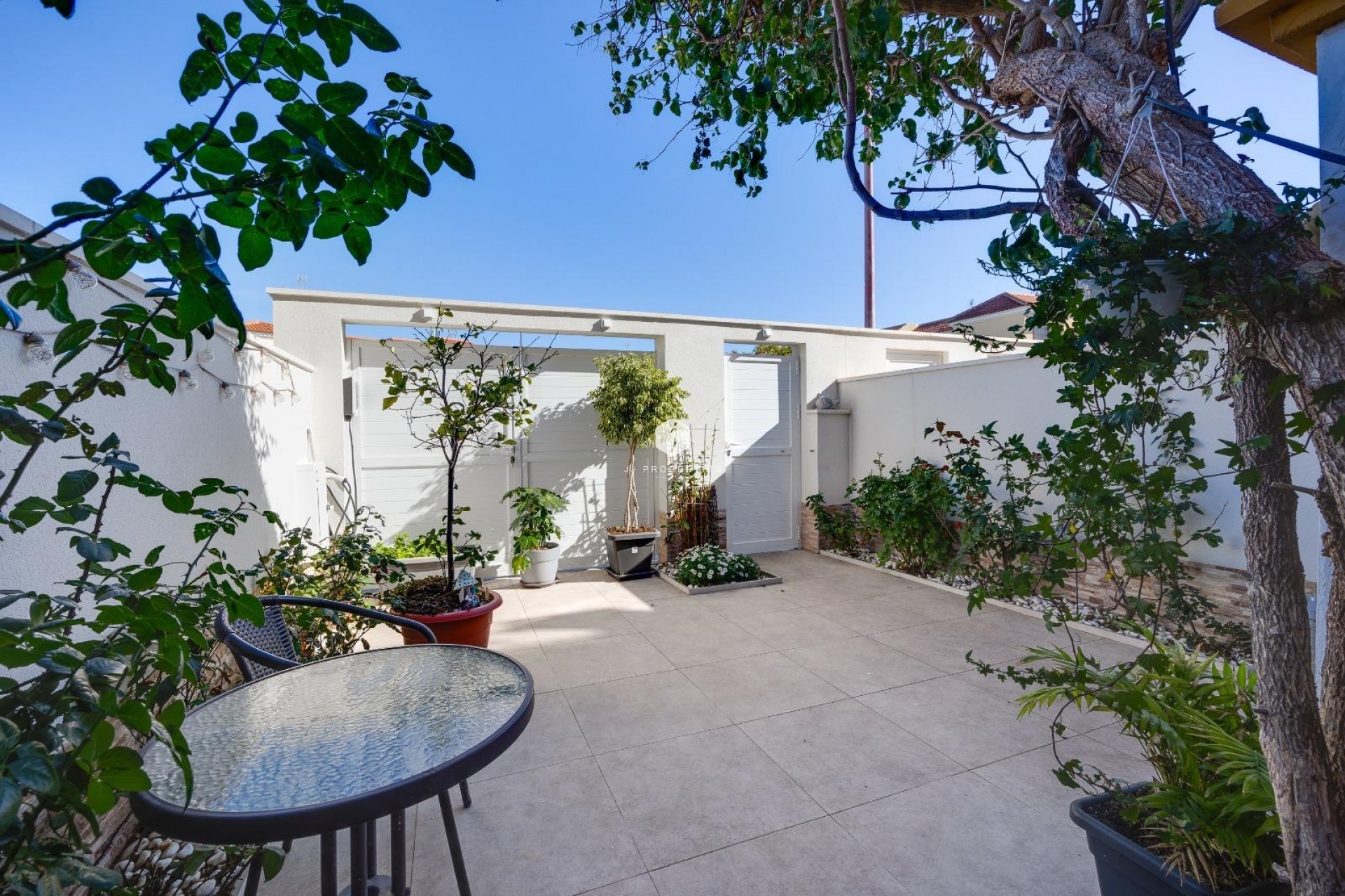 Aus zweiter Hand - Chalet -
Torrevieja - aguas nuevas