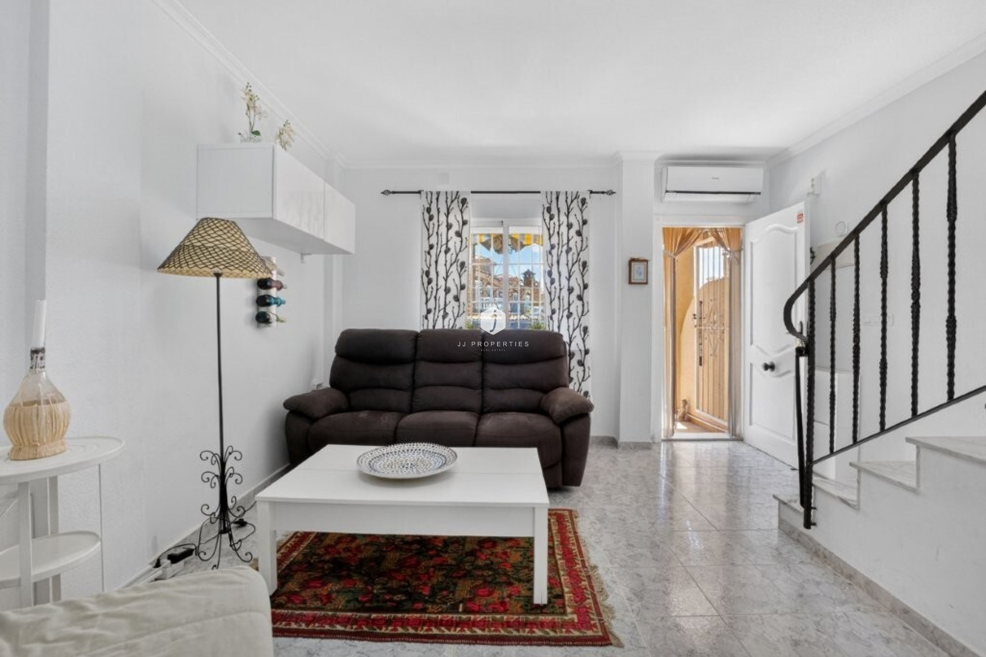 Aus zweiter Hand - Chalet -
Torrevieja - aguas nuevas