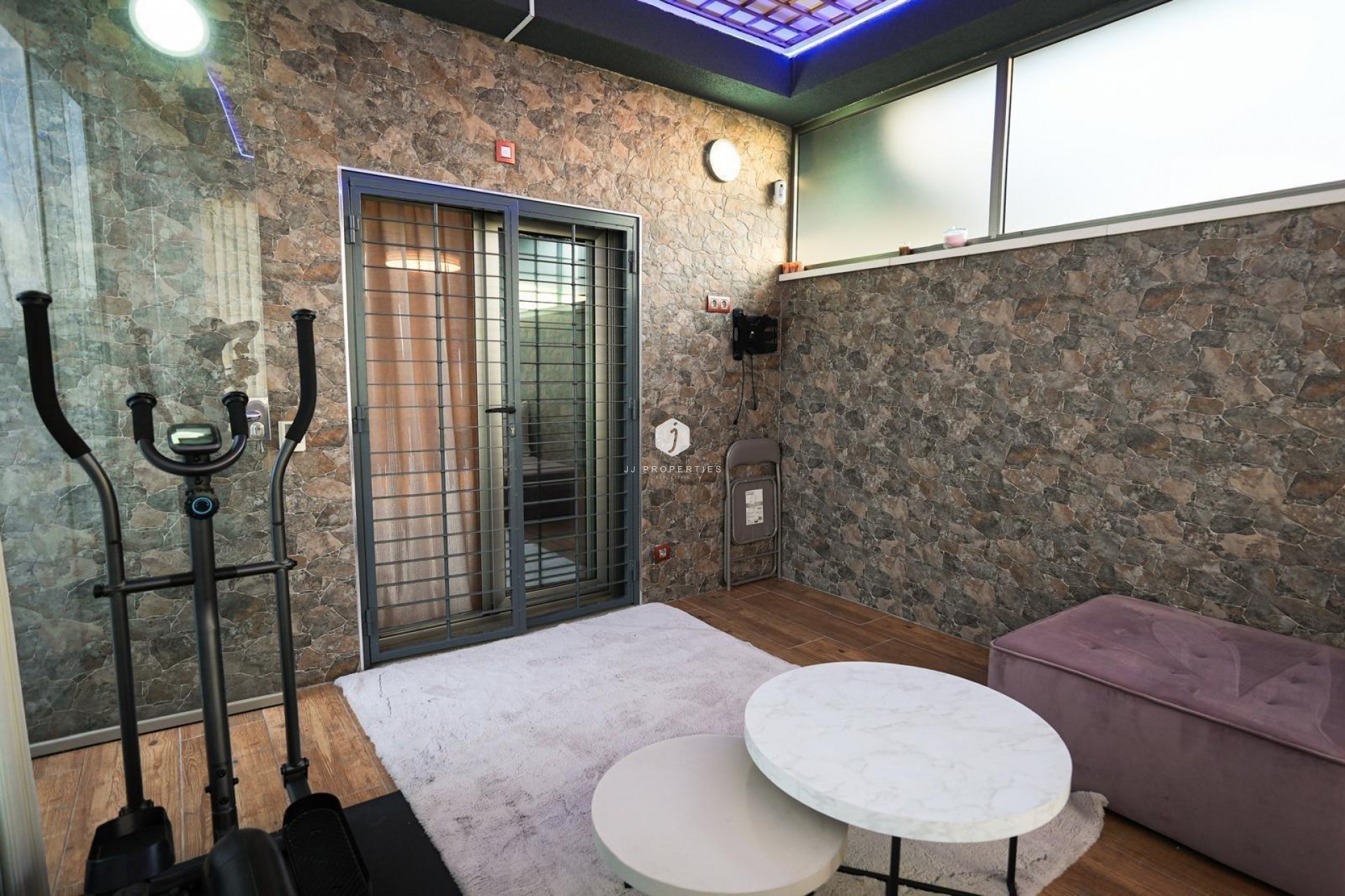 Aus zweiter Hand - Chalet -
Torrevieja - aguas nuevas