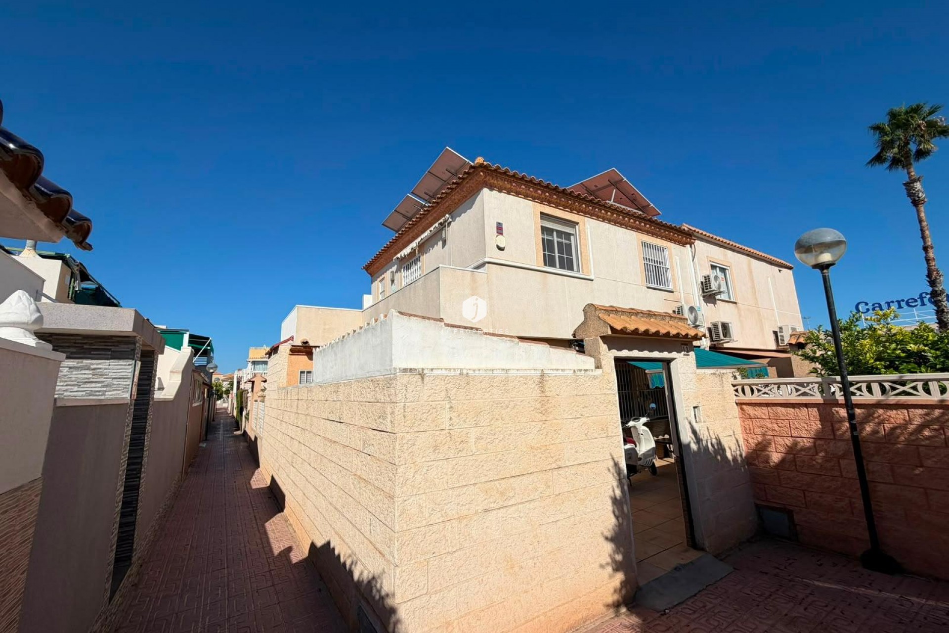 Aus zweiter Hand - Chalet -
Torrevieja - Carrefour