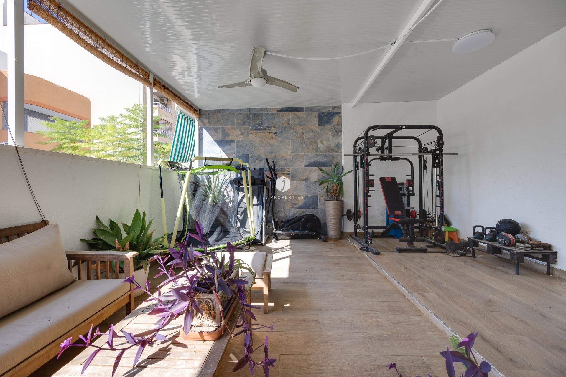 Aus zweiter Hand - Chalet -
Torrevieja - Centro