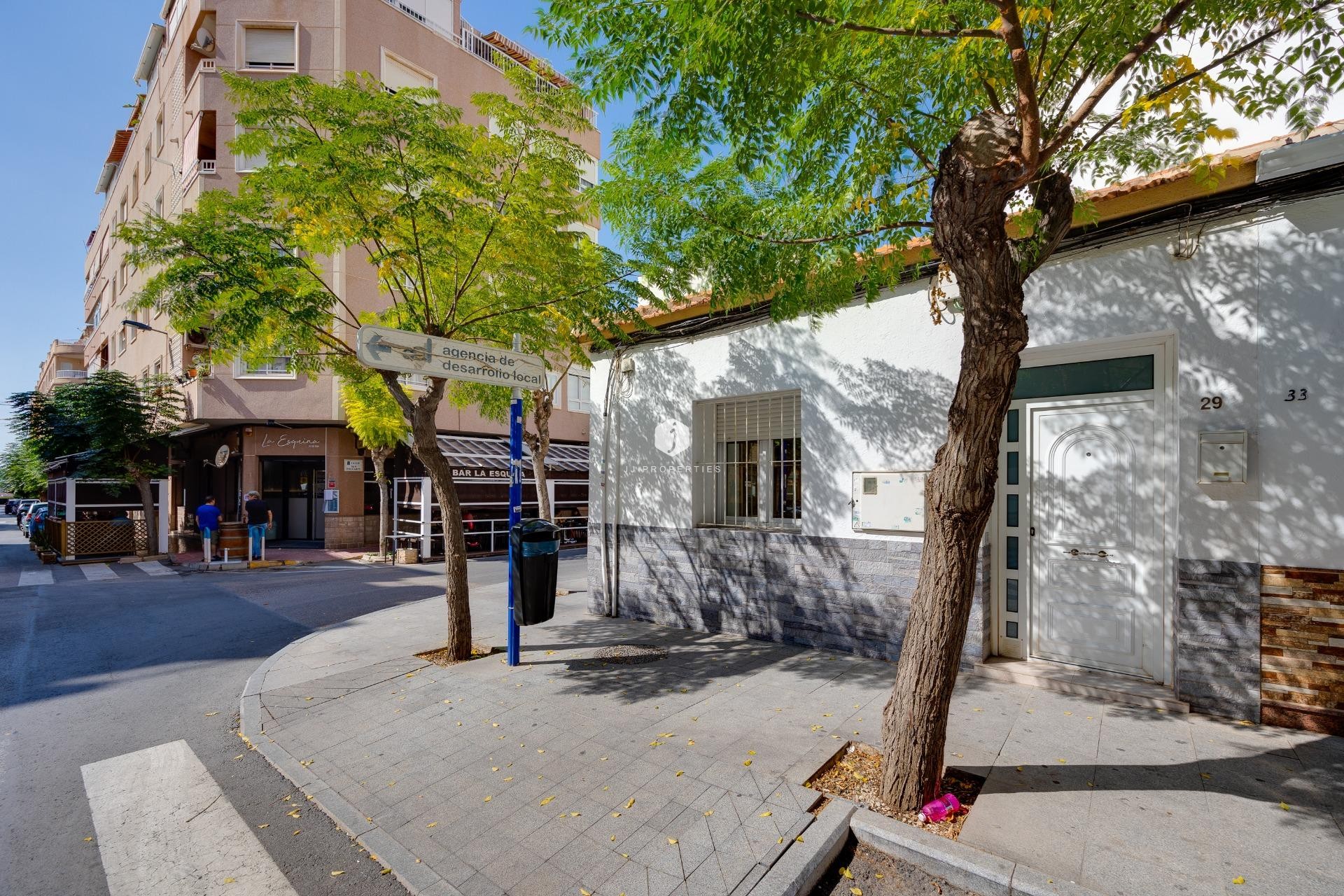 Aus zweiter Hand - Chalet -
Torrevieja - Centro