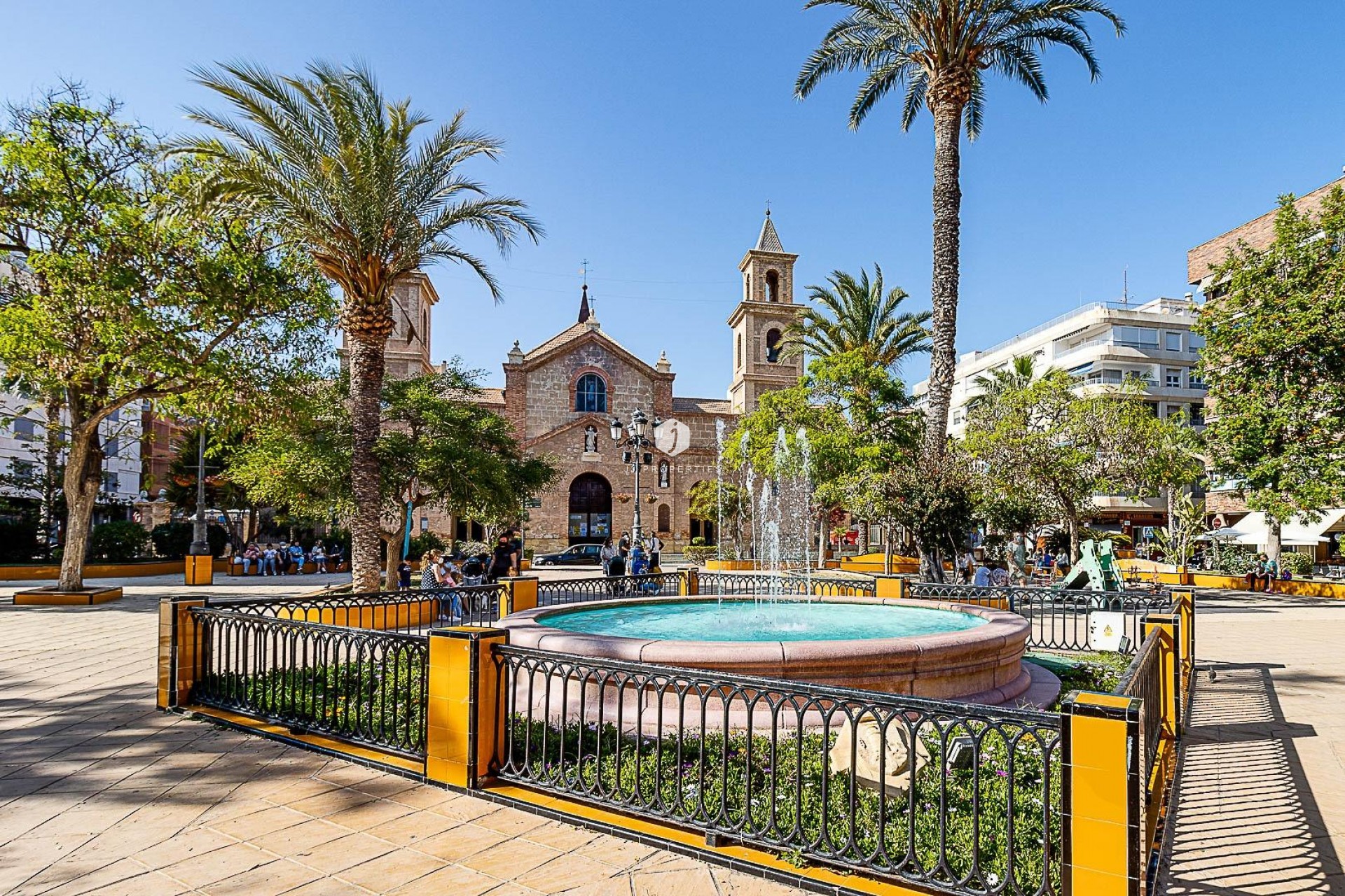 Aus zweiter Hand - Chalet -
Torrevieja - Centro