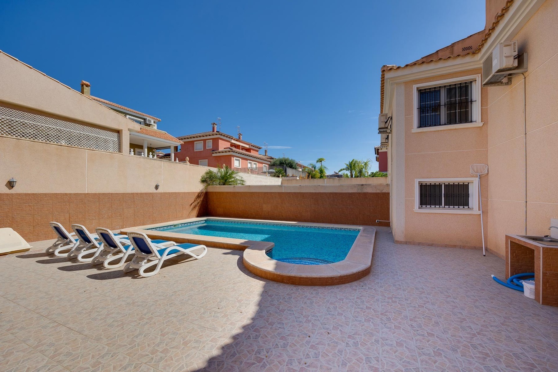 Aus zweiter Hand - Chalet -
Torrevieja - Costa Blanca