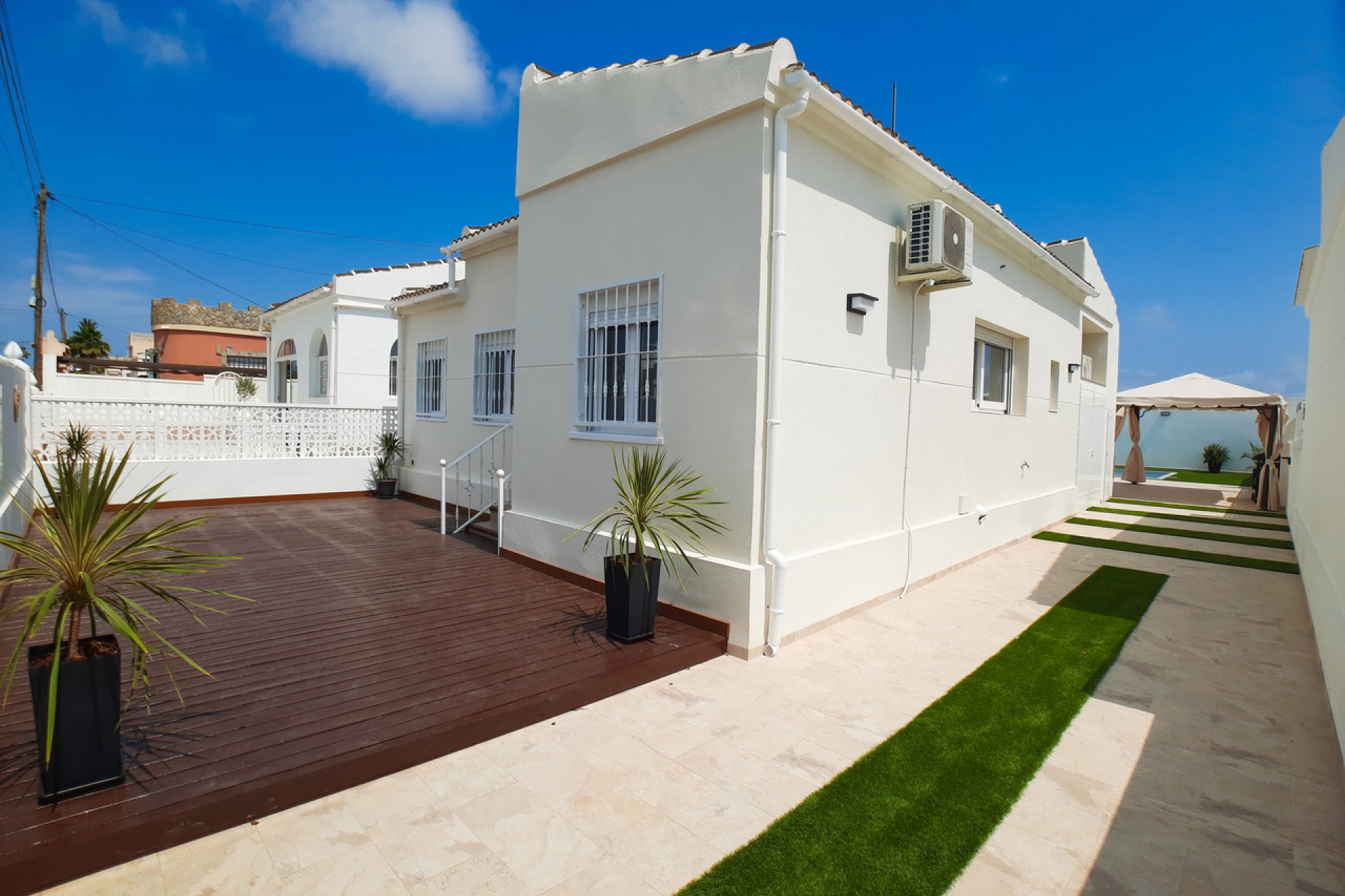 Aus zweiter Hand - Chalet -
Torrevieja - Costa Blanca