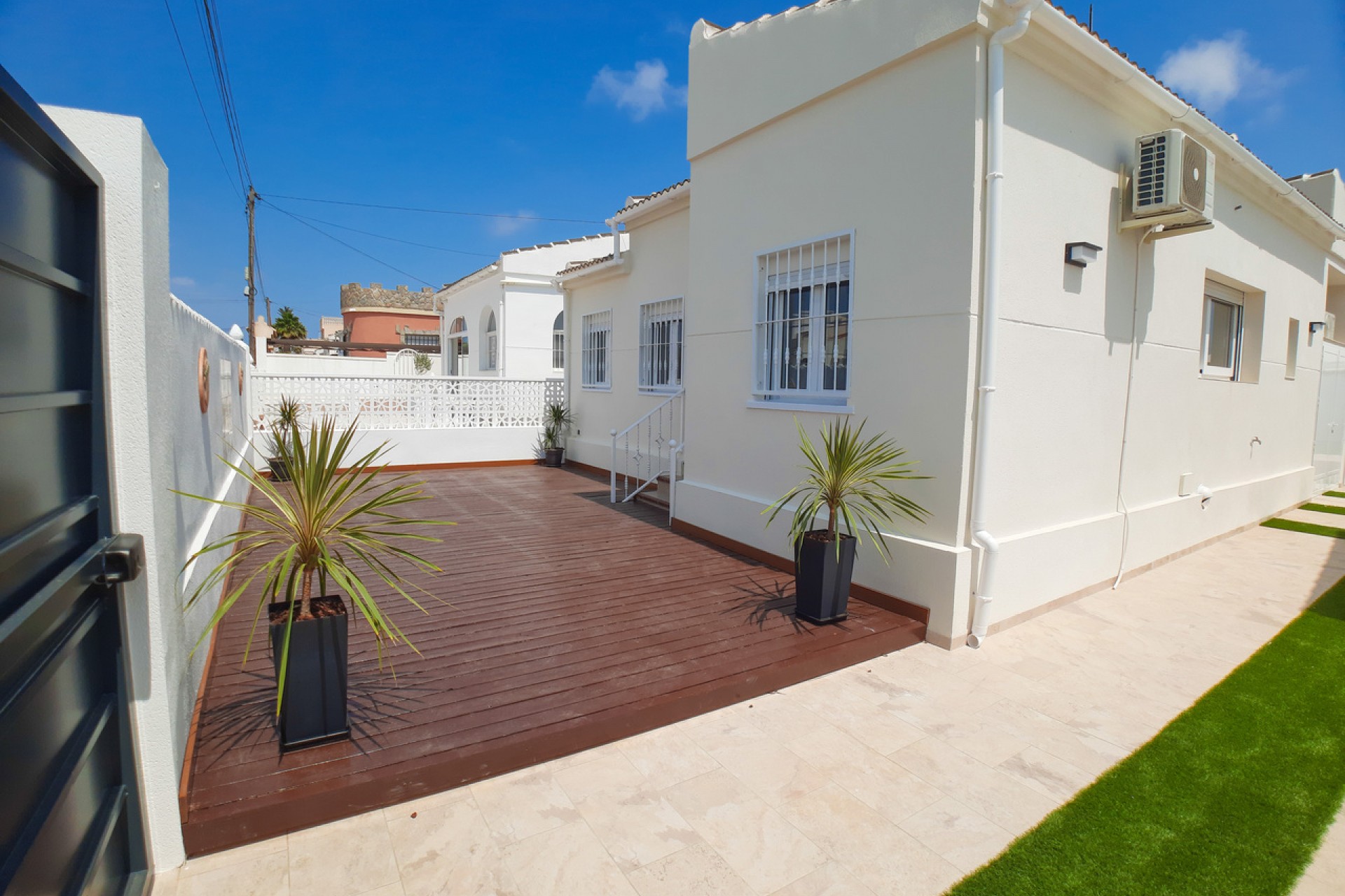 Aus zweiter Hand - Chalet -
Torrevieja - Costa Blanca