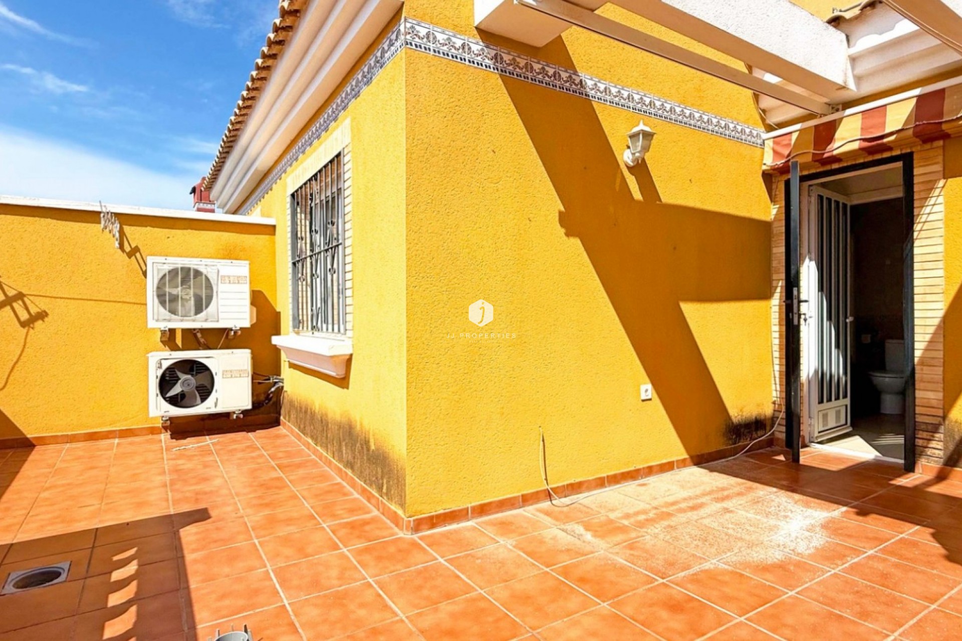 Aus zweiter Hand - Chalet -
Torrevieja - Costa Blanca