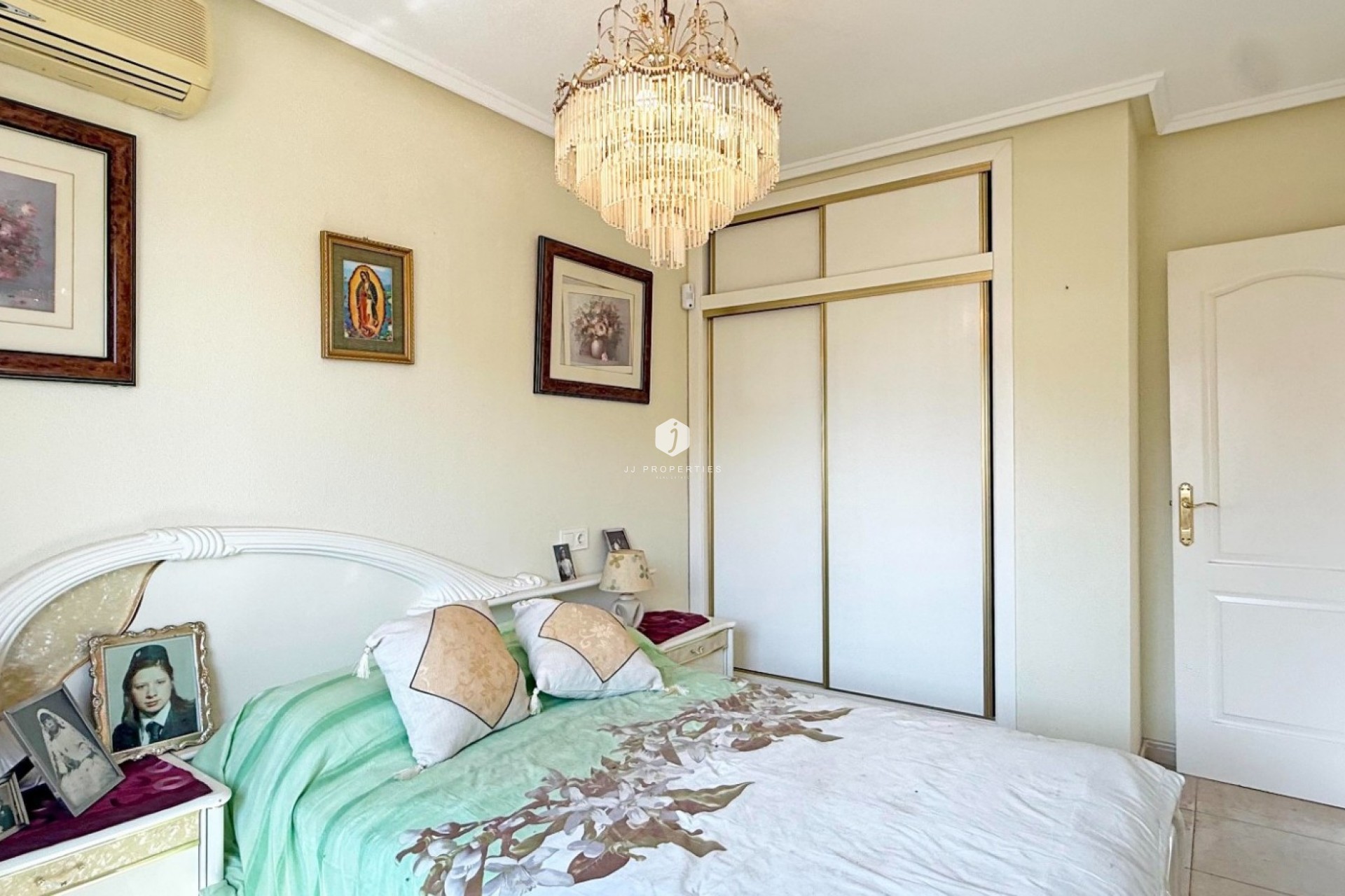 Aus zweiter Hand - Chalet -
Torrevieja - Costa Blanca