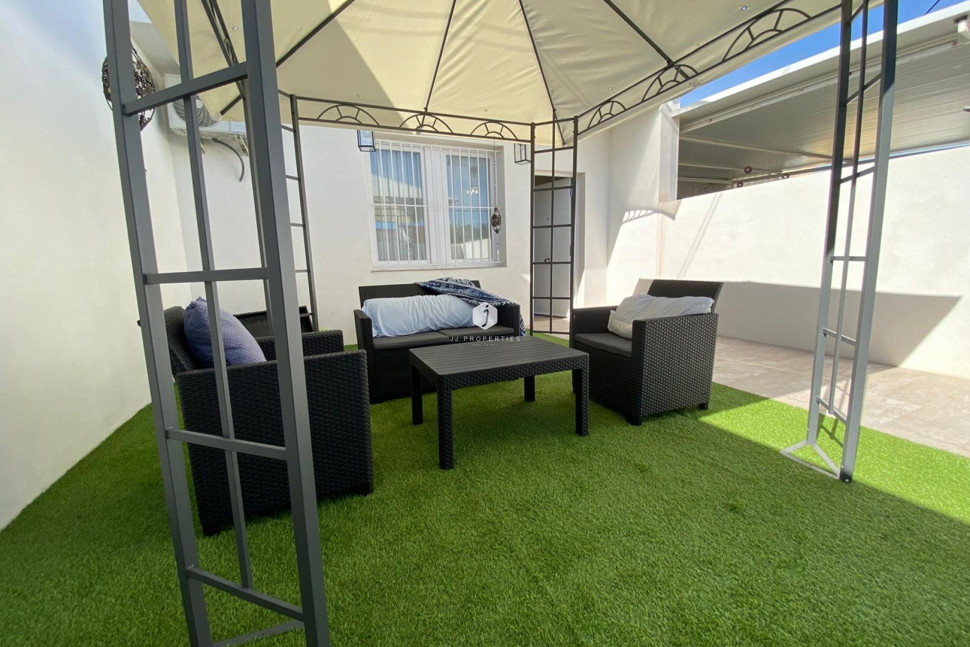 Aus zweiter Hand - Chalet -
Torrevieja - Costa Blanca