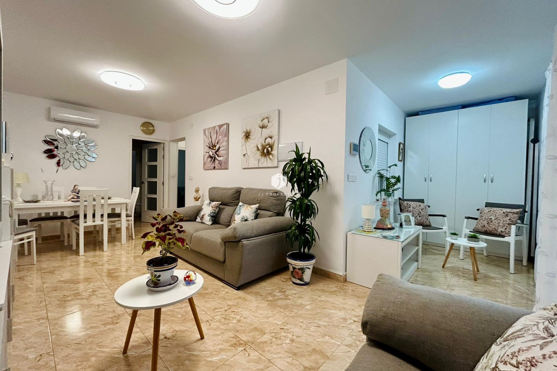 Aus zweiter Hand - Chalet -
Torrevieja - Costa Blanca