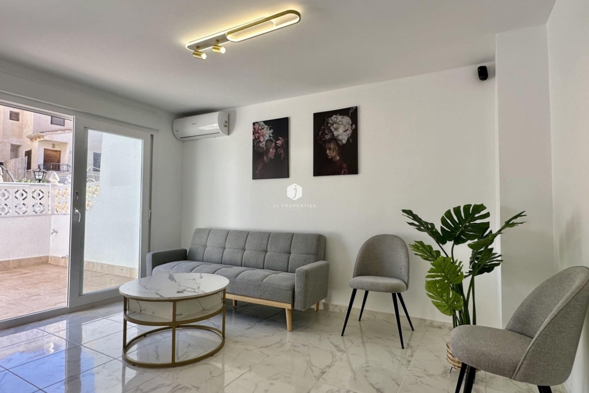 Aus zweiter Hand - Chalet -
Torrevieja - Costa Blanca