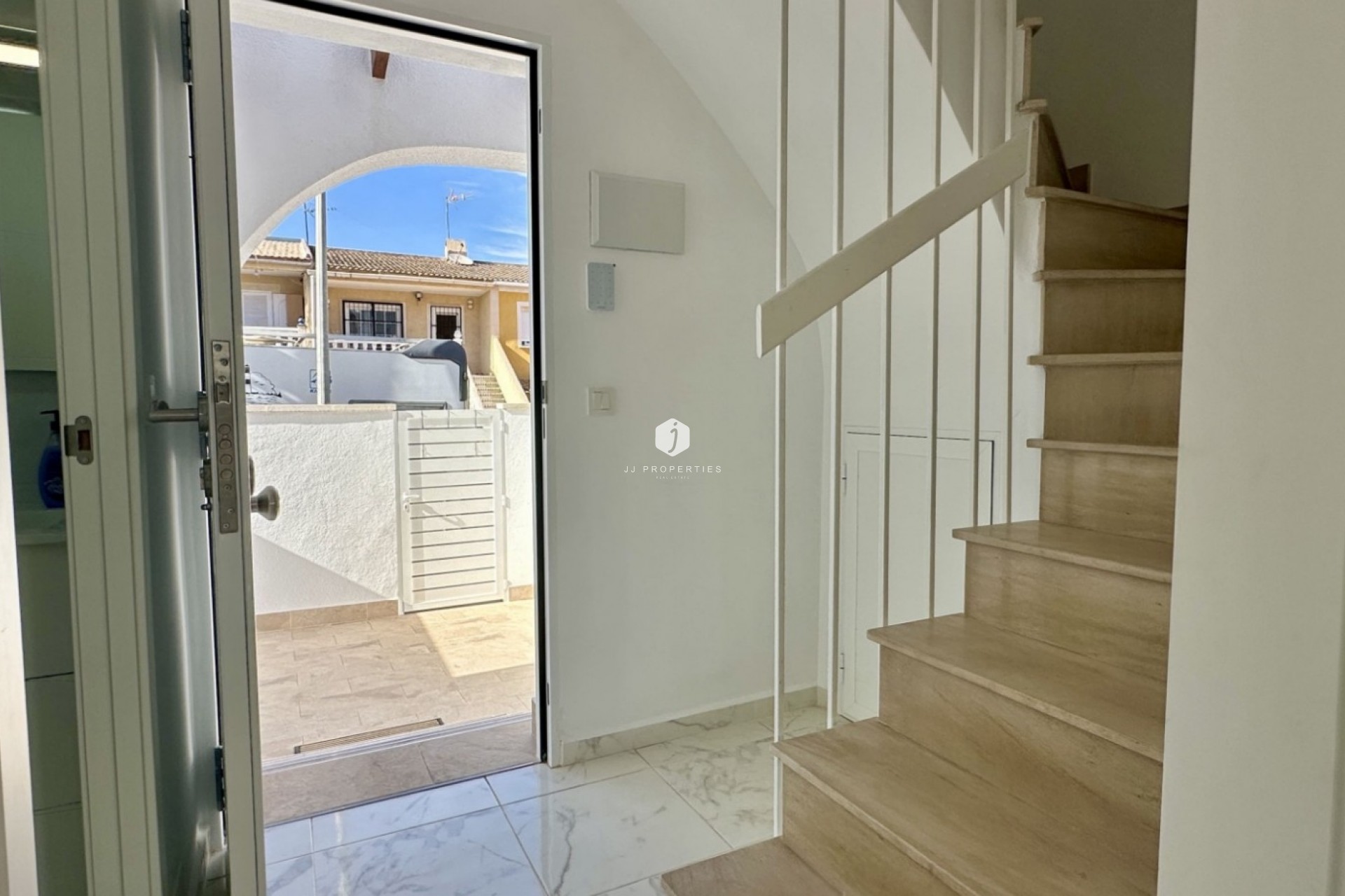 Aus zweiter Hand - Chalet -
Torrevieja - Costa Blanca