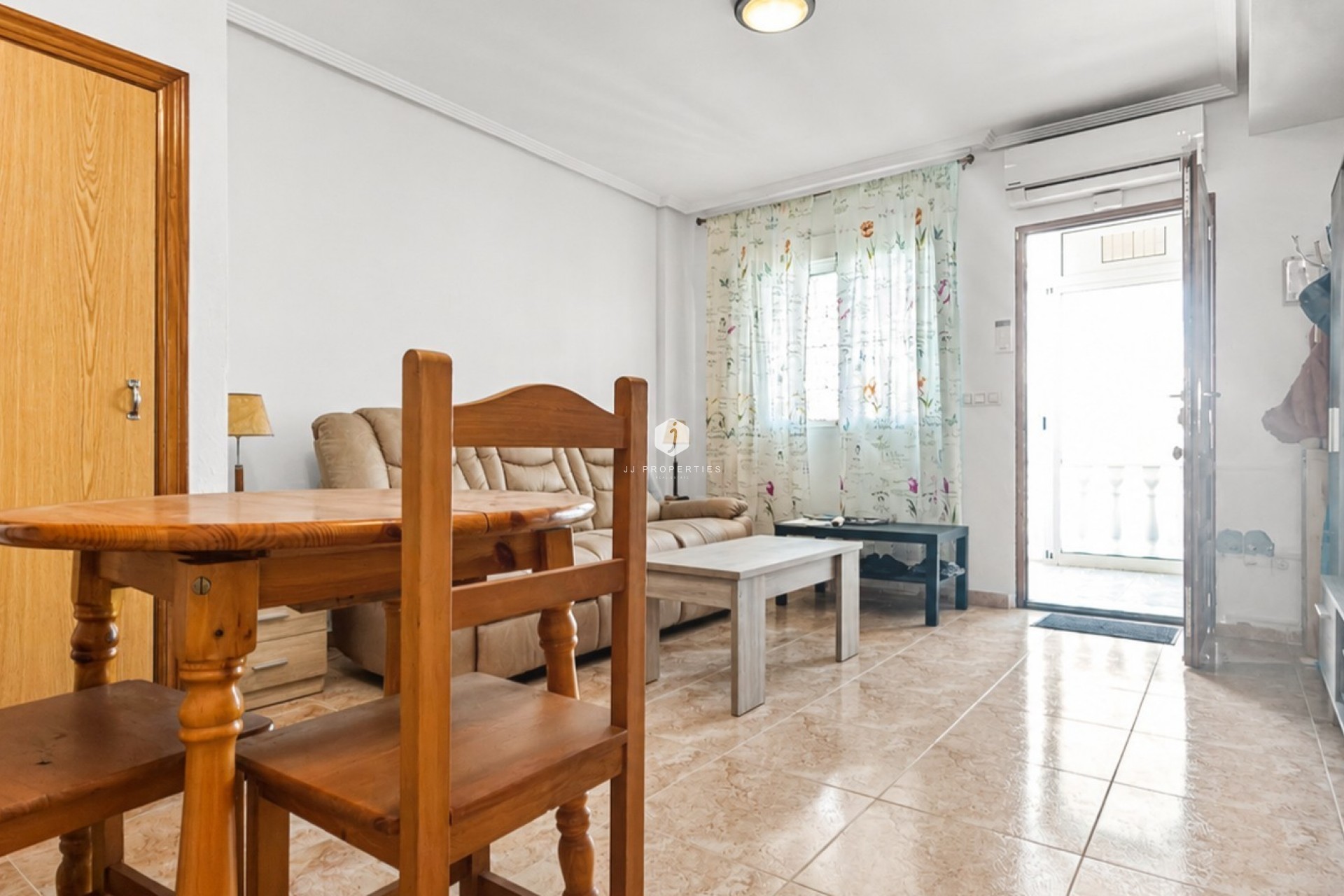 Aus zweiter Hand - Chalet -
Torrevieja - Costa Blanca