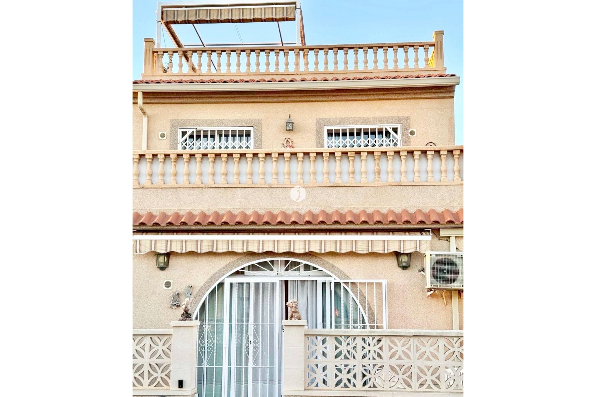 Aus zweiter Hand - Chalet -
Torrevieja - Costa Blanca