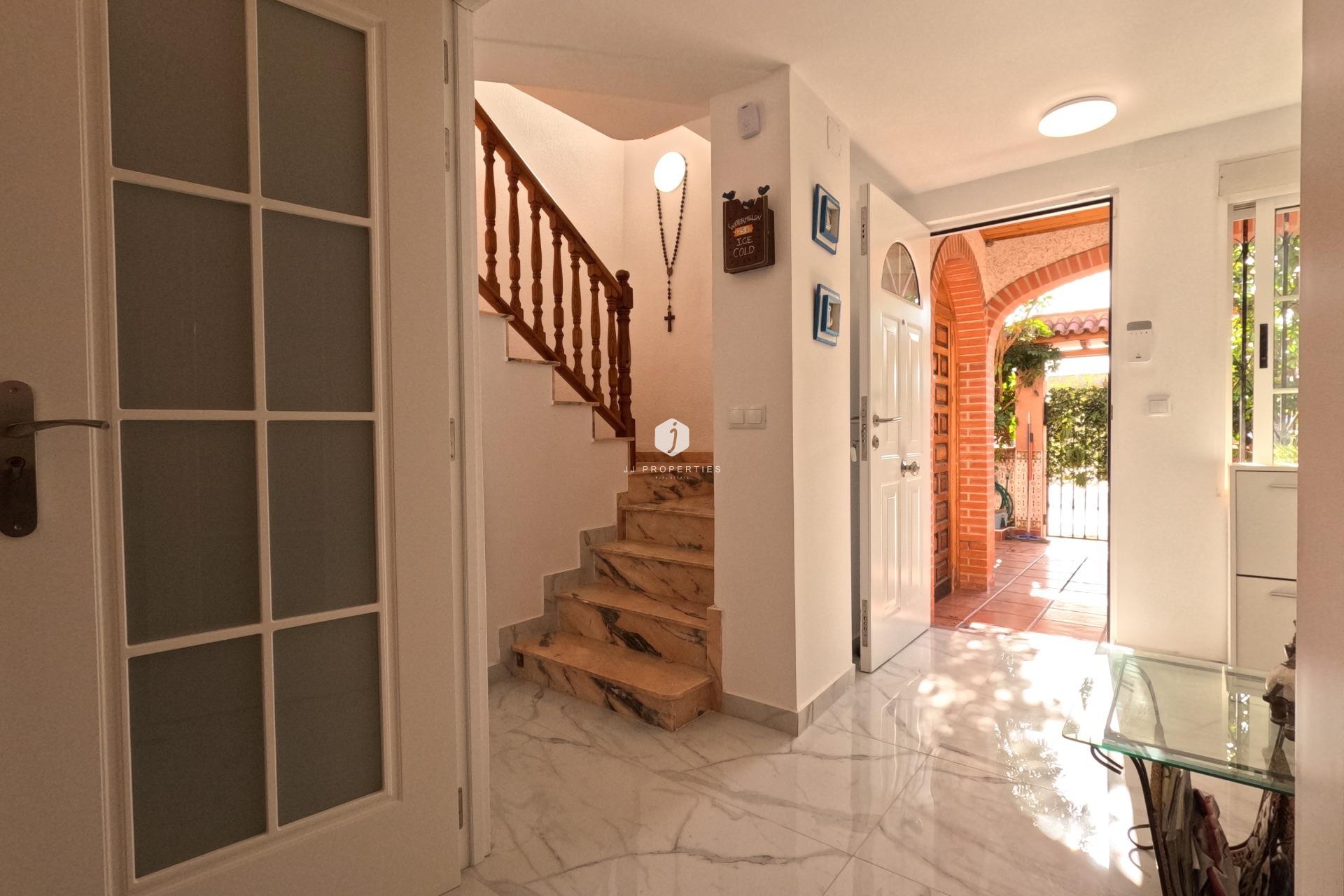 Aus zweiter Hand - Chalet -
Torrevieja - El Acequión - Los Náufragos