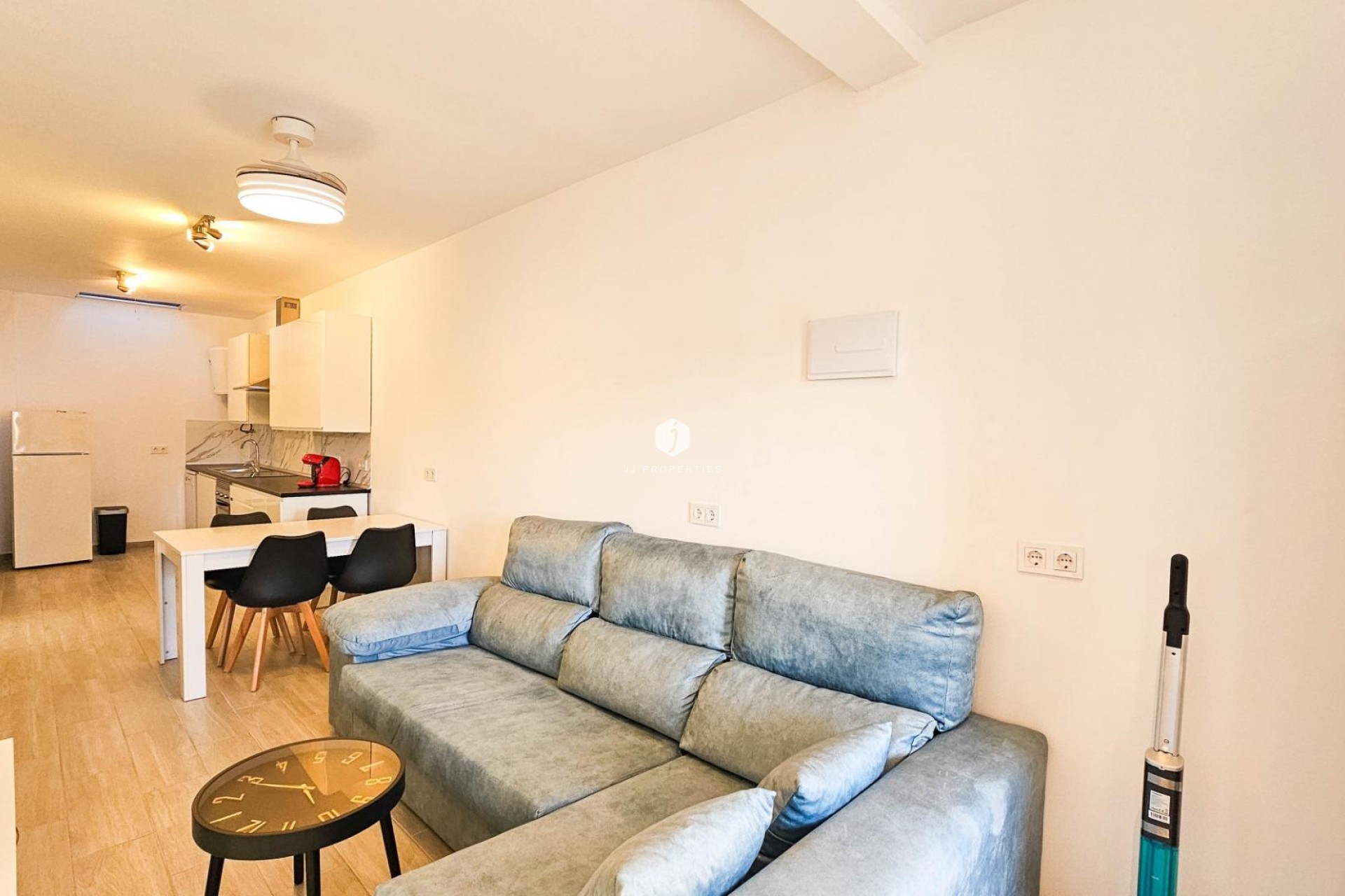 Aus zweiter Hand - Chalet -
Torrevieja - El Limonar