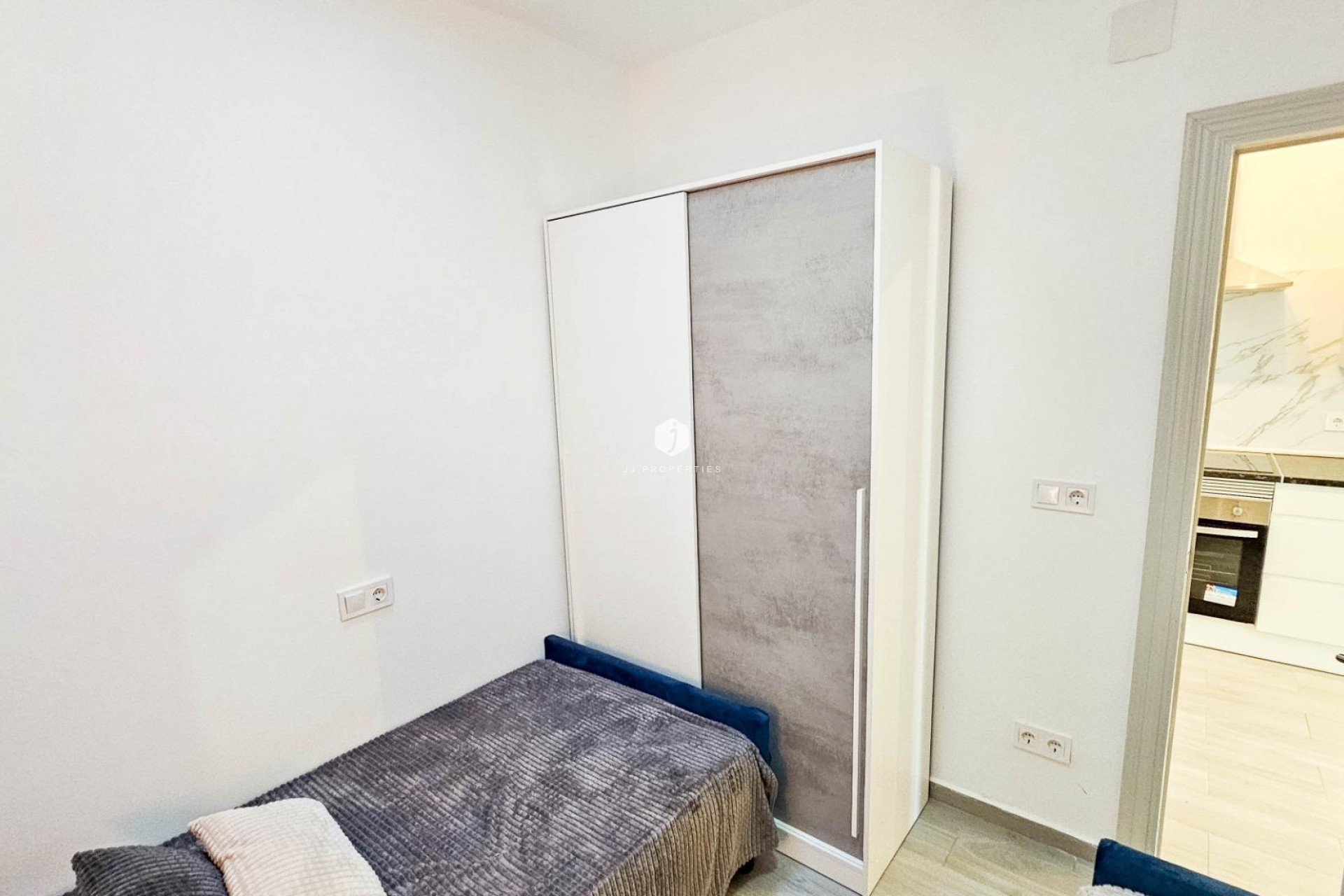 Aus zweiter Hand - Chalet -
Torrevieja - El Limonar