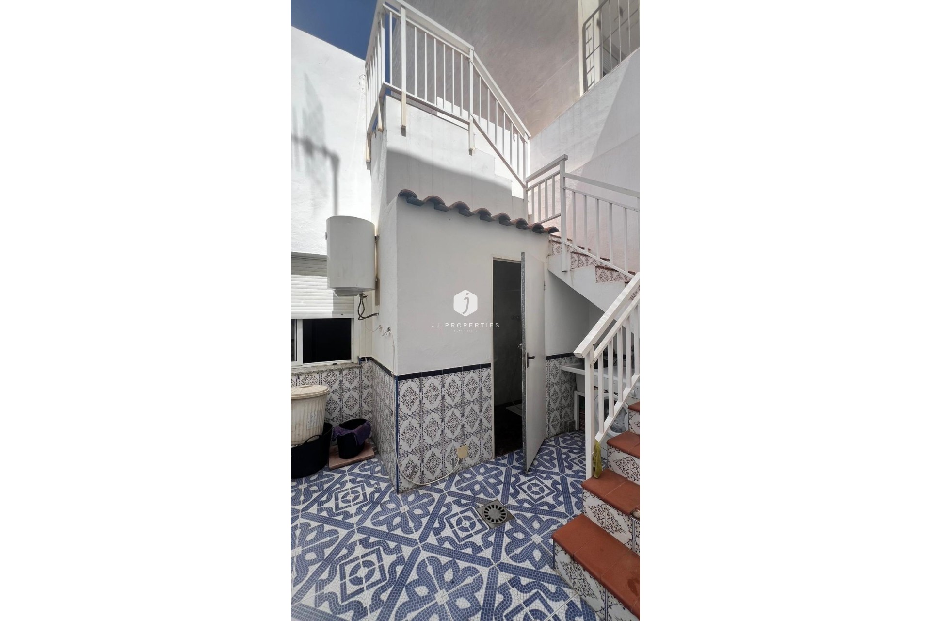 Aus zweiter Hand - Chalet -
Torrevieja - Estacion de autobuses