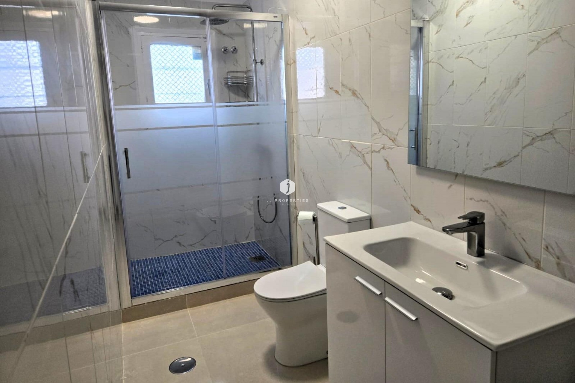 Aus zweiter Hand - Chalet -
Torrevieja - La Mata