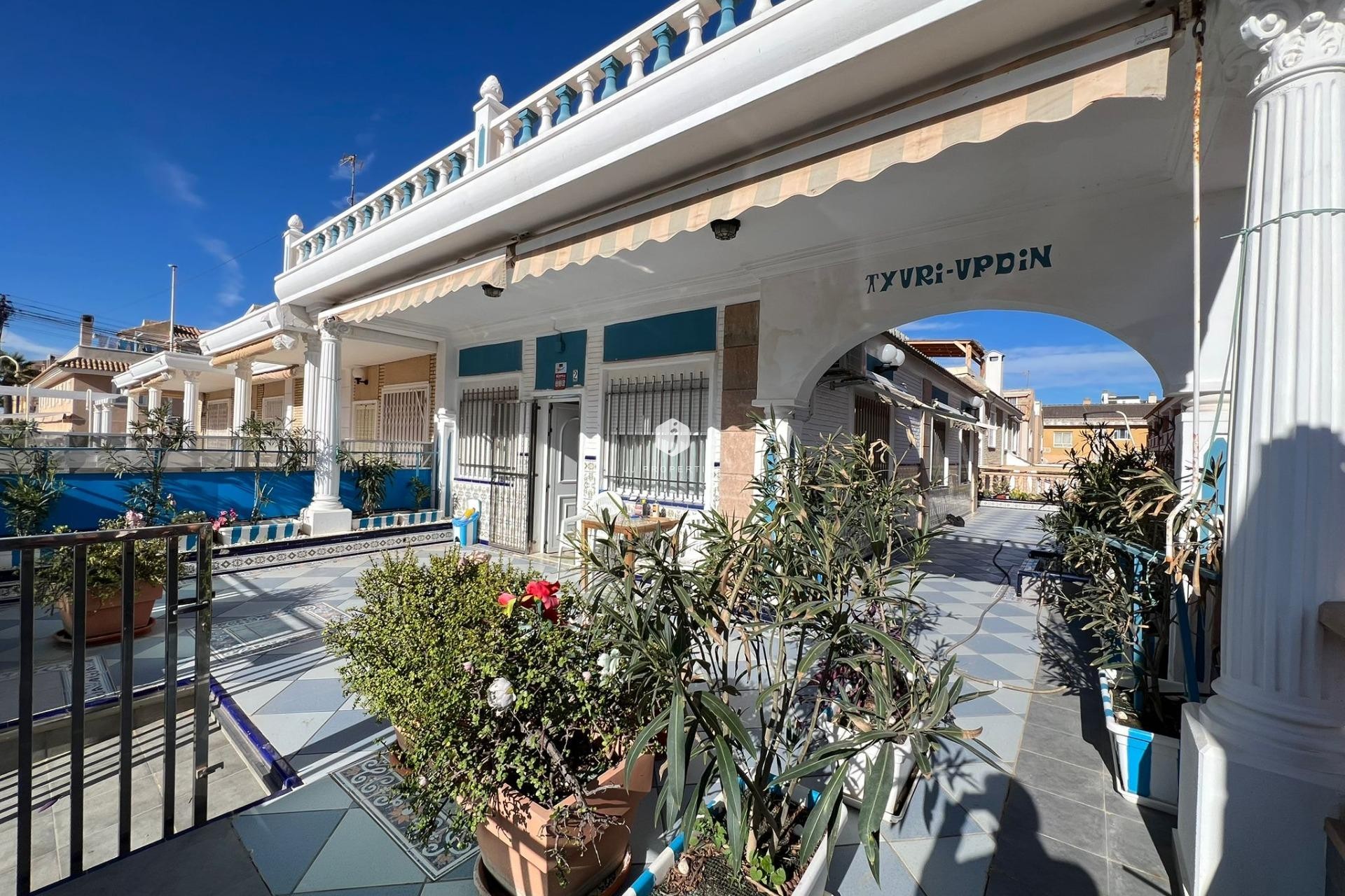 Aus zweiter Hand - Chalet -
Torrevieja - La Mata