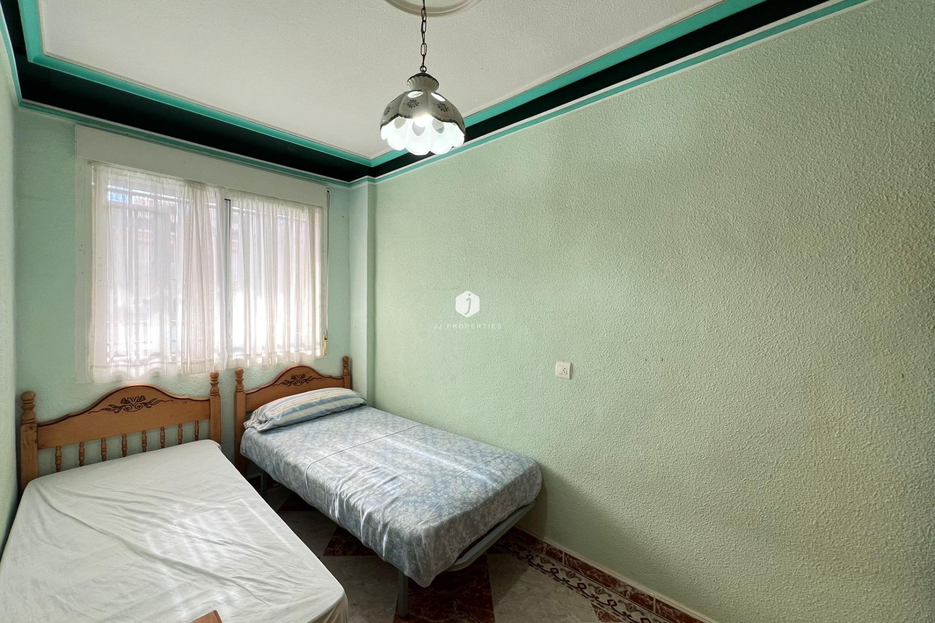 Aus zweiter Hand - Chalet -
Torrevieja - La Mata